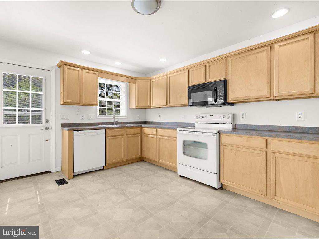 LAURAVILLE HISTORIC DISTRICT - Residential