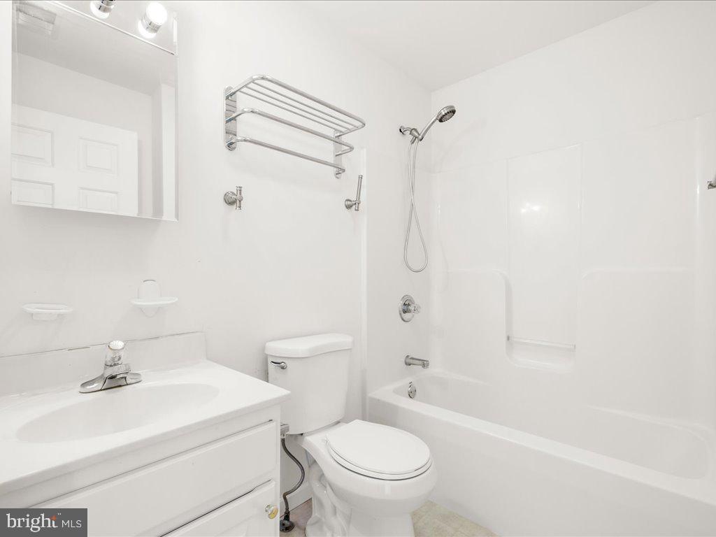 LAURAVILLE HISTORIC DISTRICT - Residential