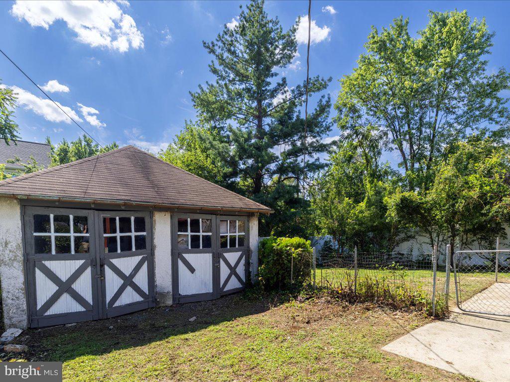 LAURAVILLE HISTORIC DISTRICT - Residential