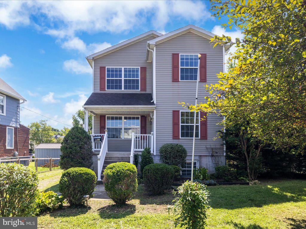 LAURAVILLE HISTORIC DISTRICT - Residential