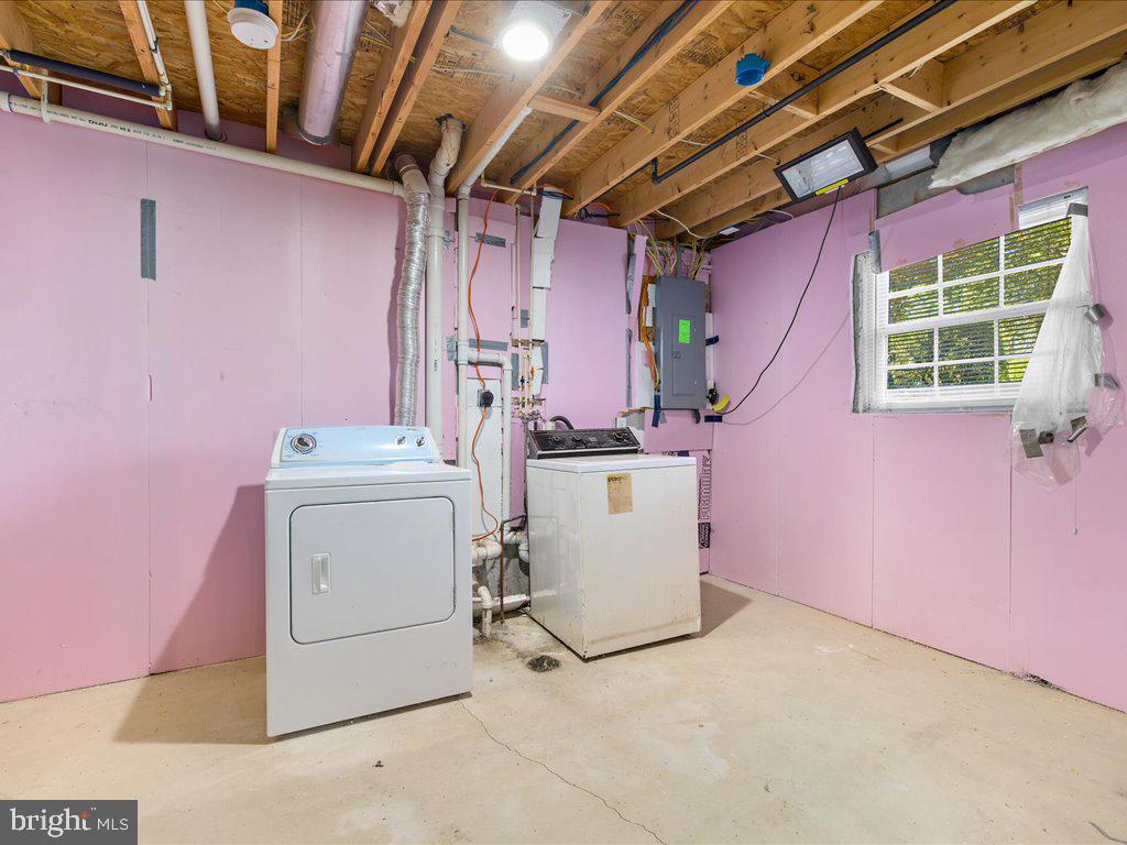 LAURAVILLE HISTORIC DISTRICT - Residential