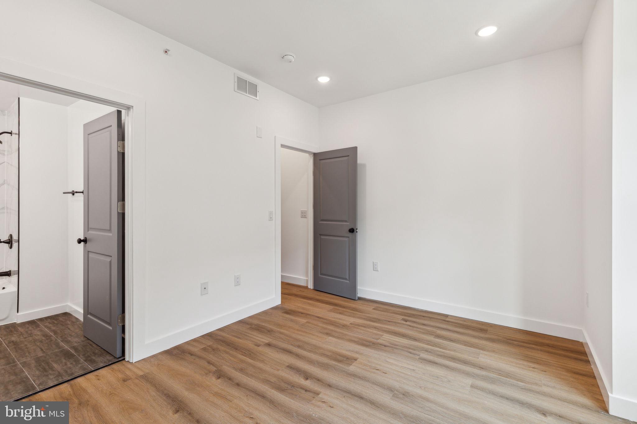TEMPLE UNIVERSITY - Residential Lease