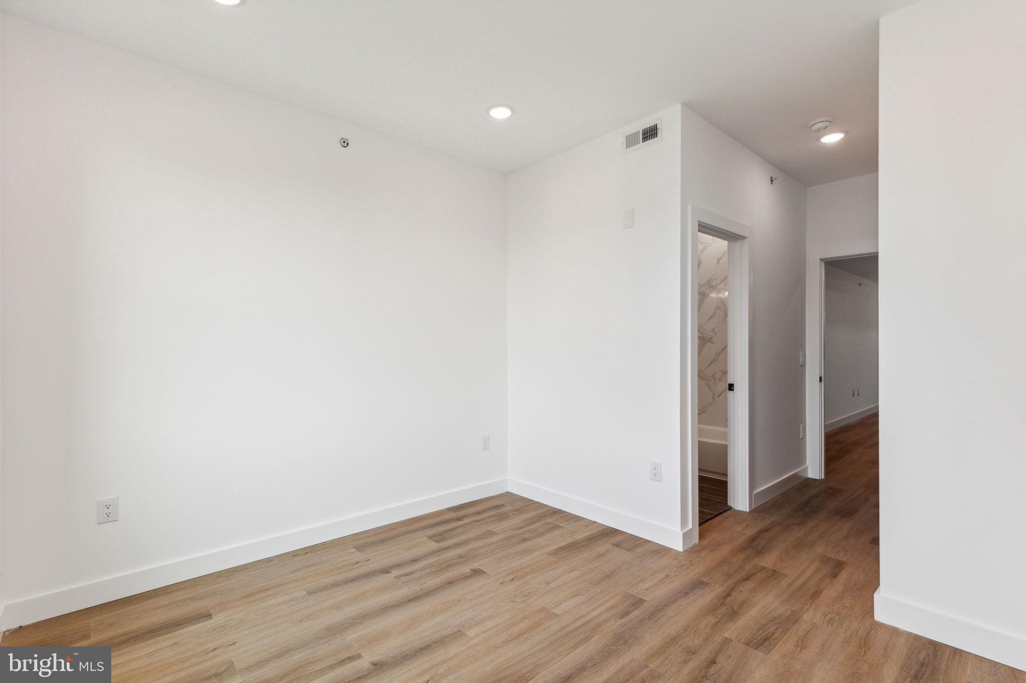 TEMPLE UNIVERSITY - Residential Lease