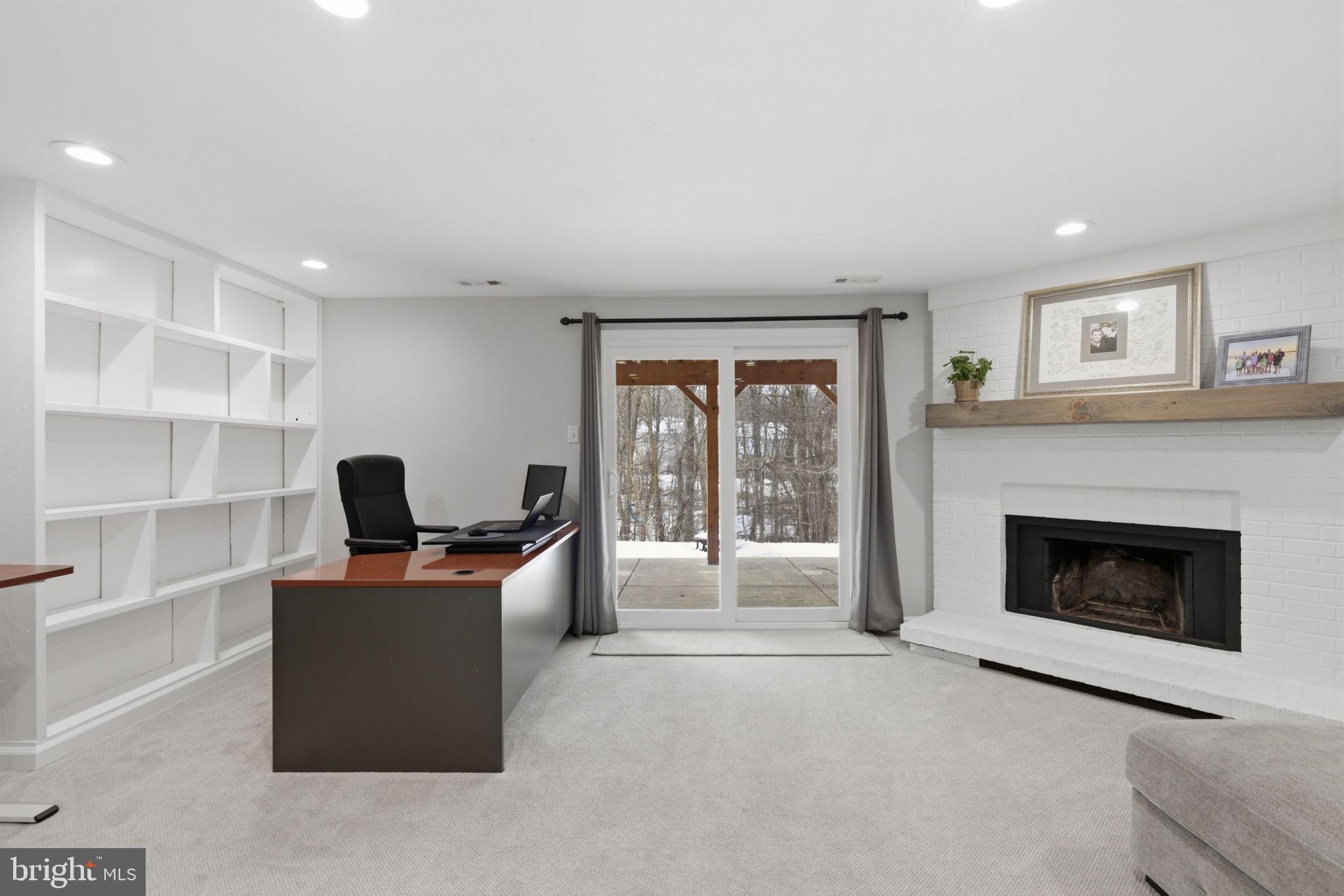 CROMWELL STATION - Residential