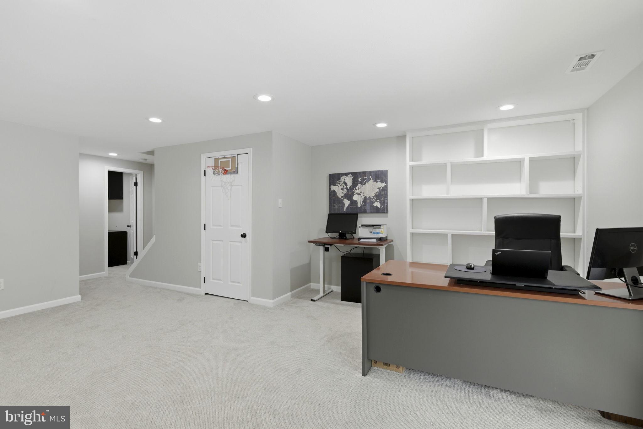 CROMWELL STATION - Residential