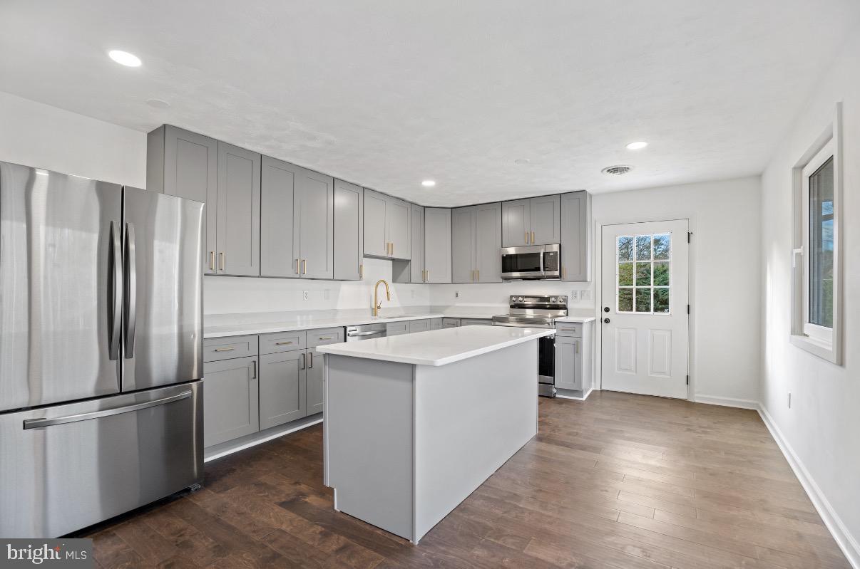 49415 HOLLAND MANOR DRIVE