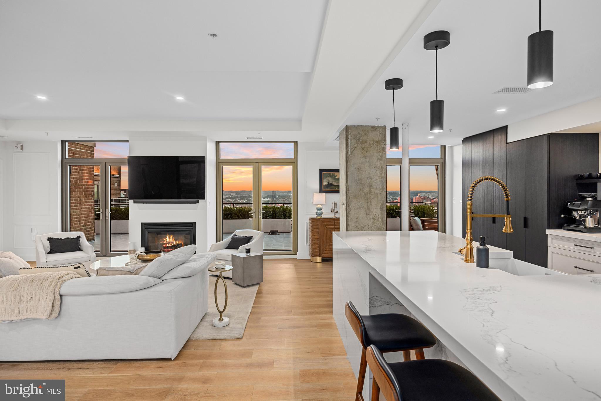 HARBOR EAST - Residential