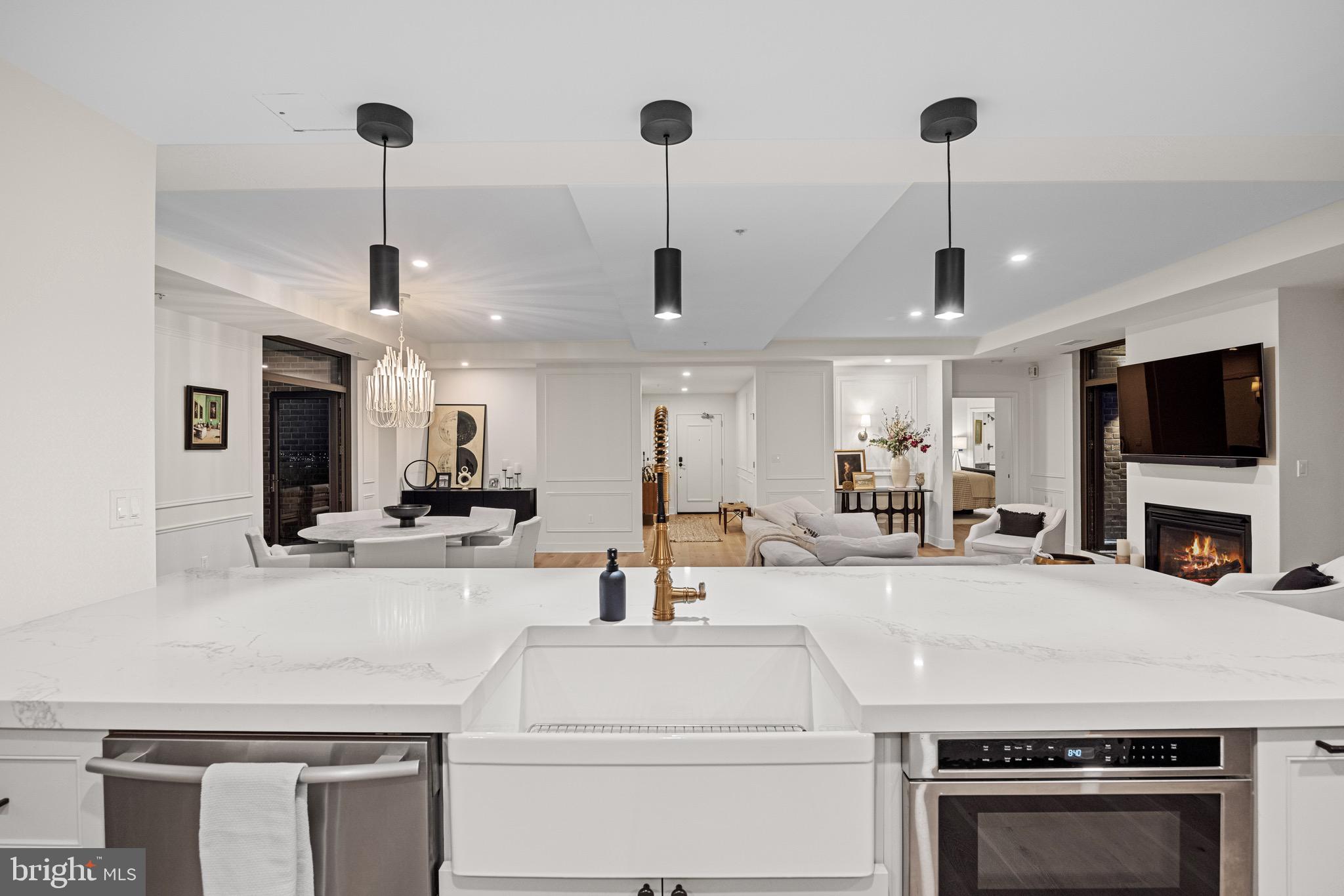 HARBOR EAST - Residential