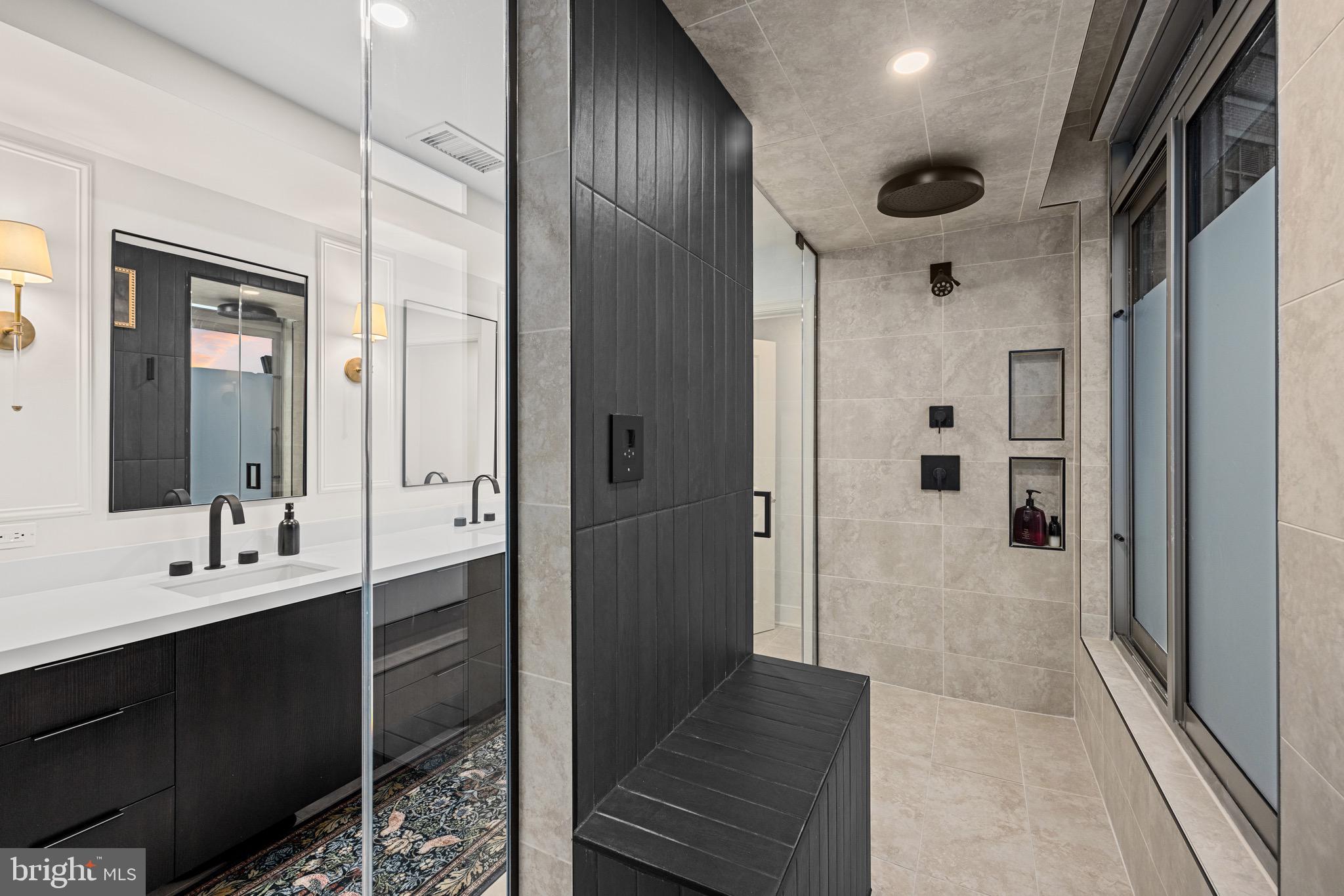 HARBOR EAST - Residential