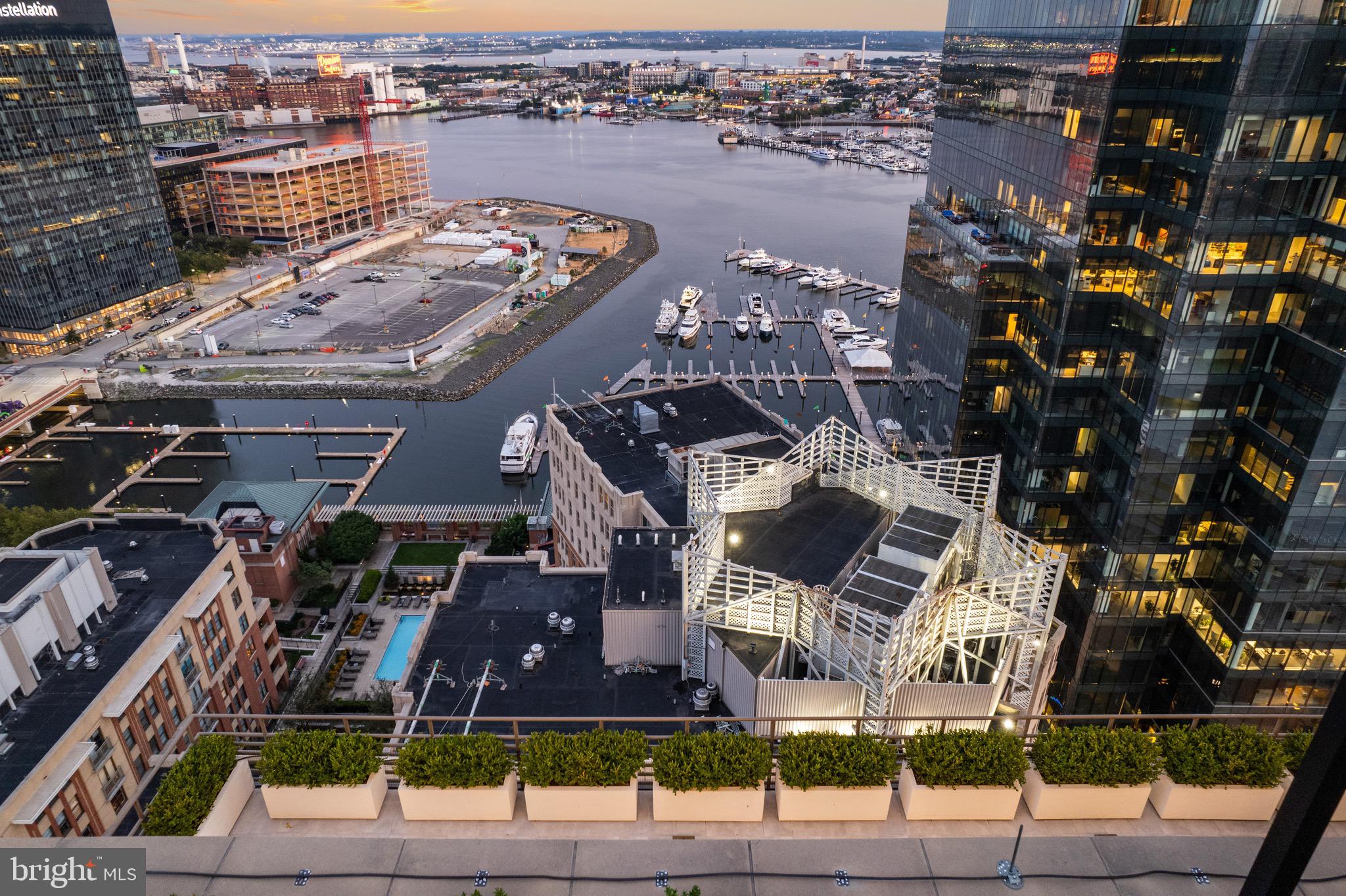 HARBOR EAST - Residential