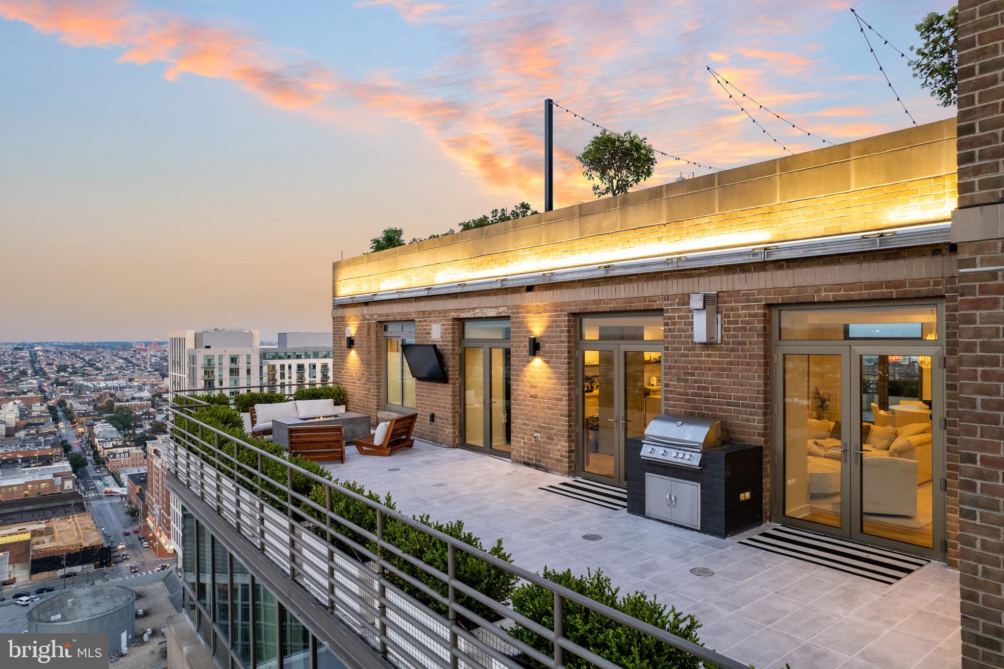 HARBOR EAST - Residential