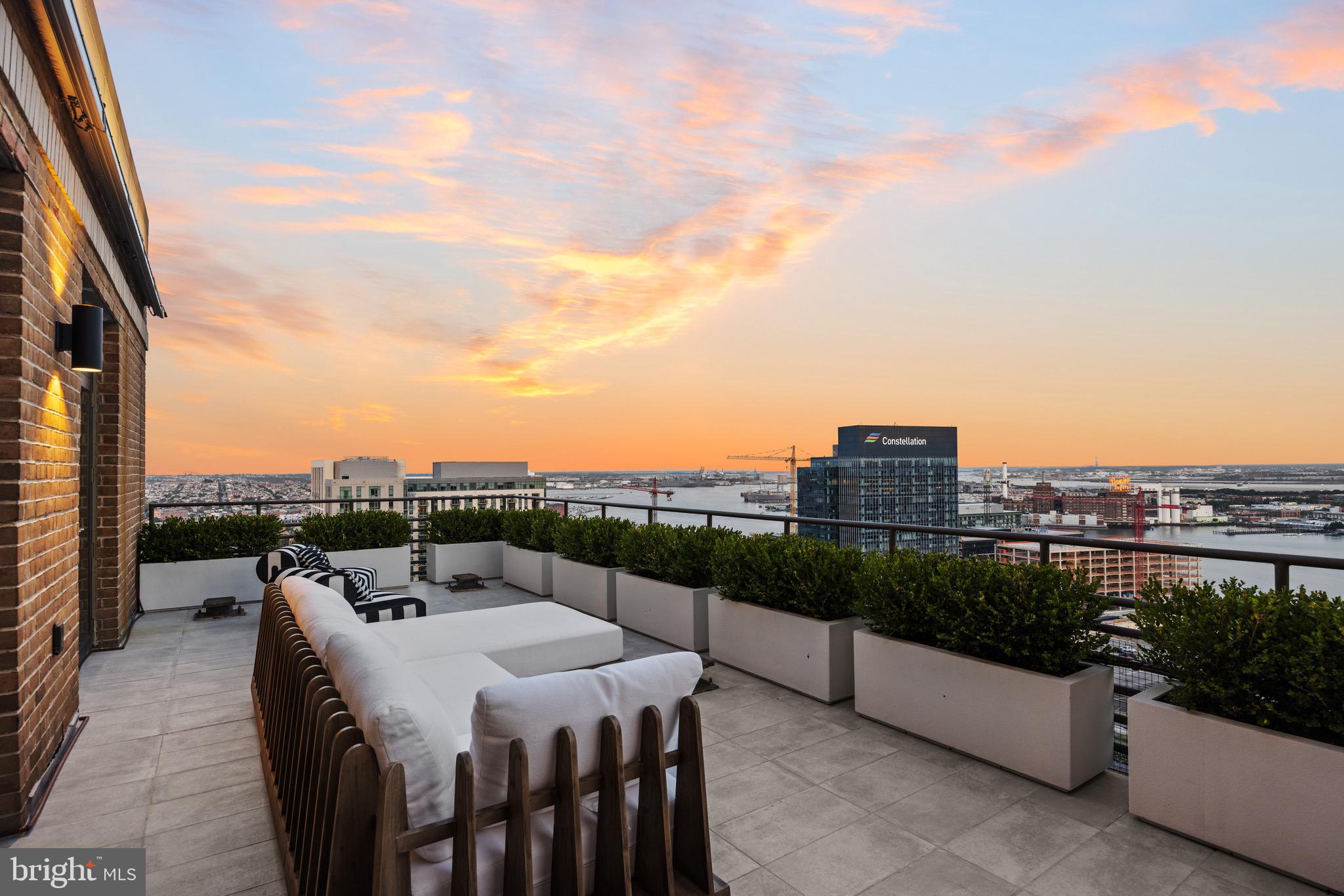 HARBOR EAST - Residential