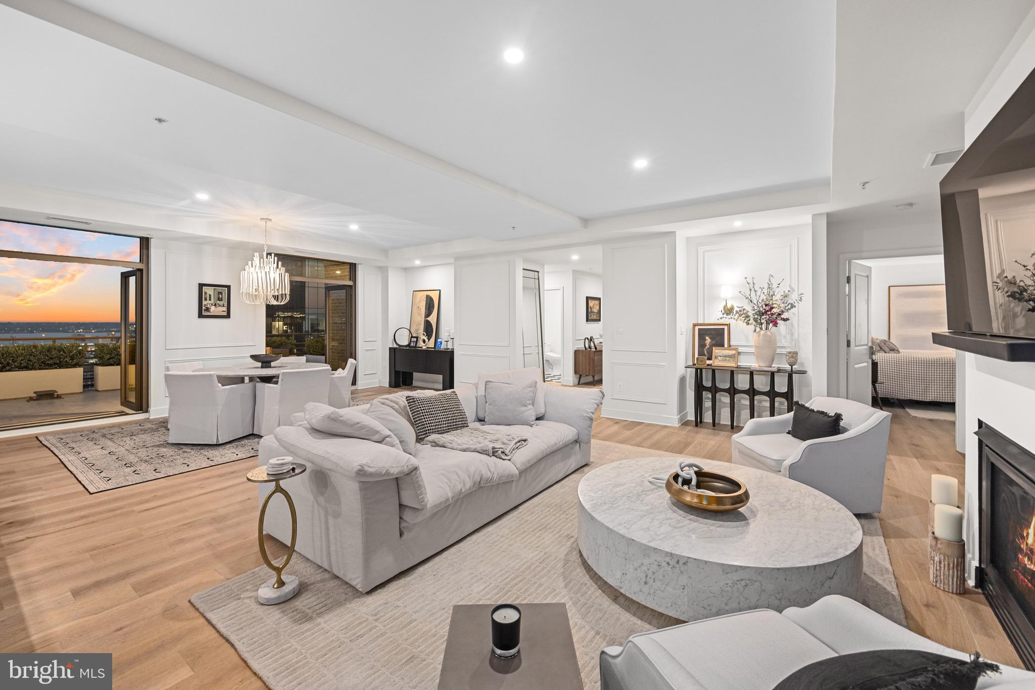 HARBOR EAST - Residential