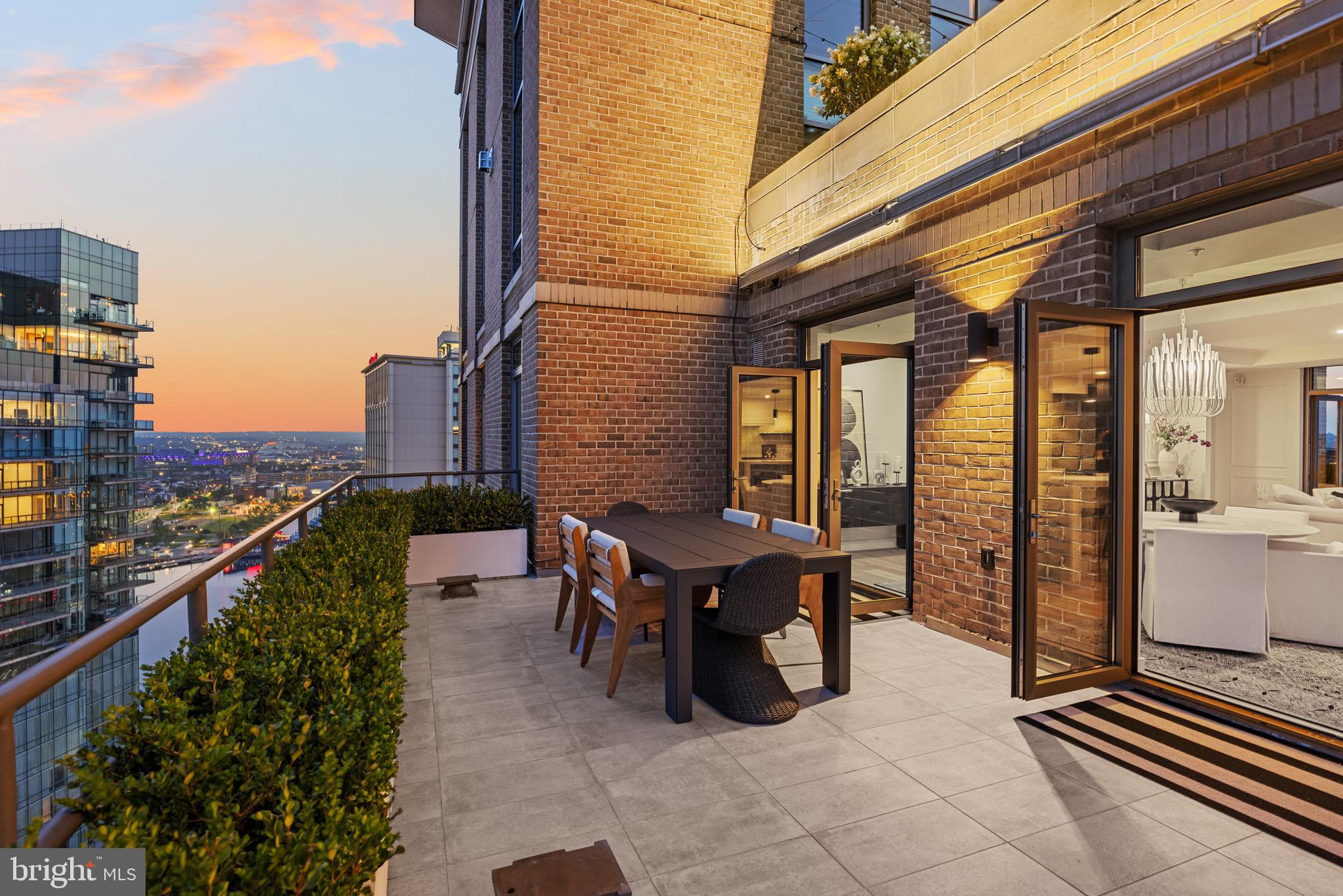 HARBOR EAST - Residential