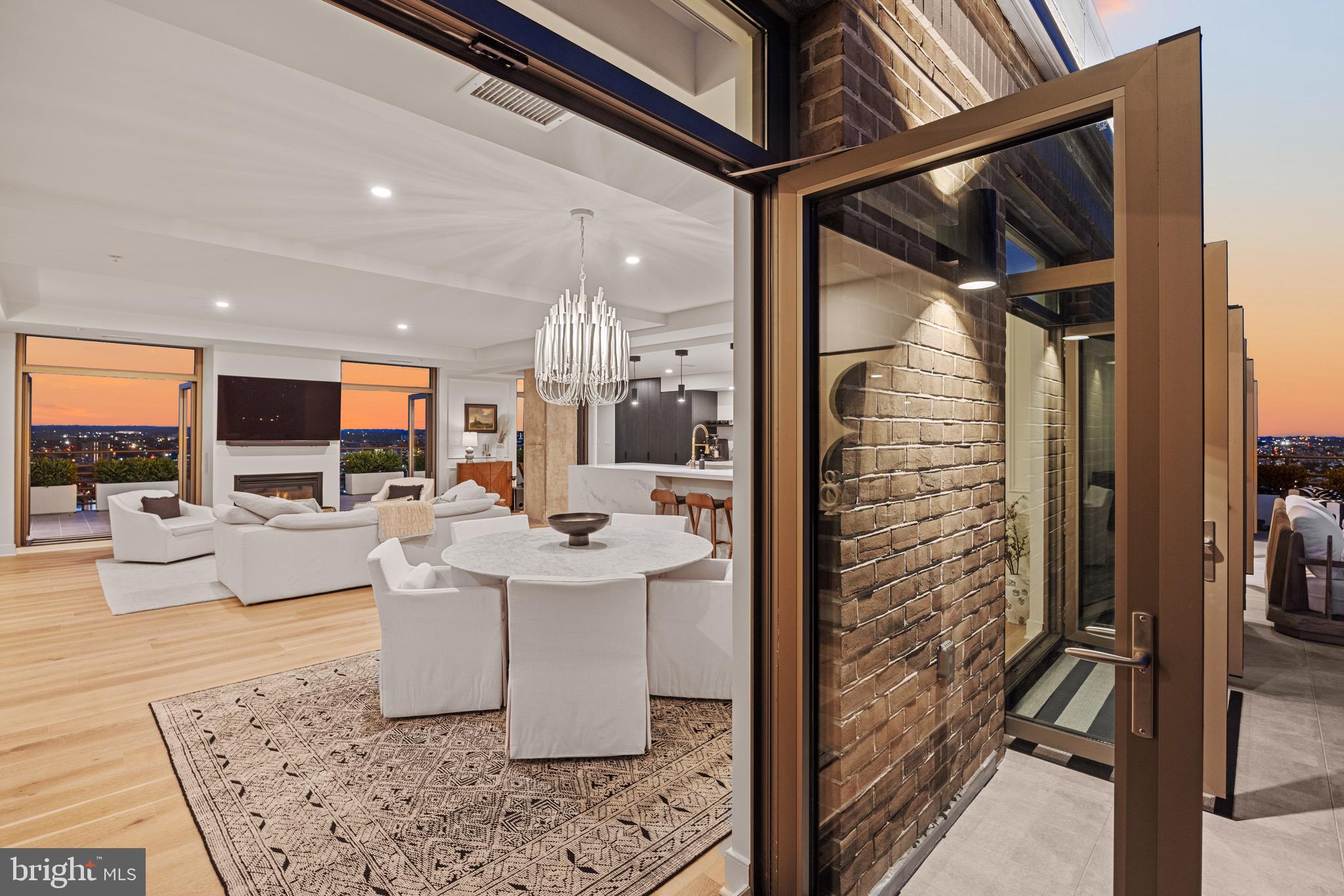 HARBOR EAST - Residential