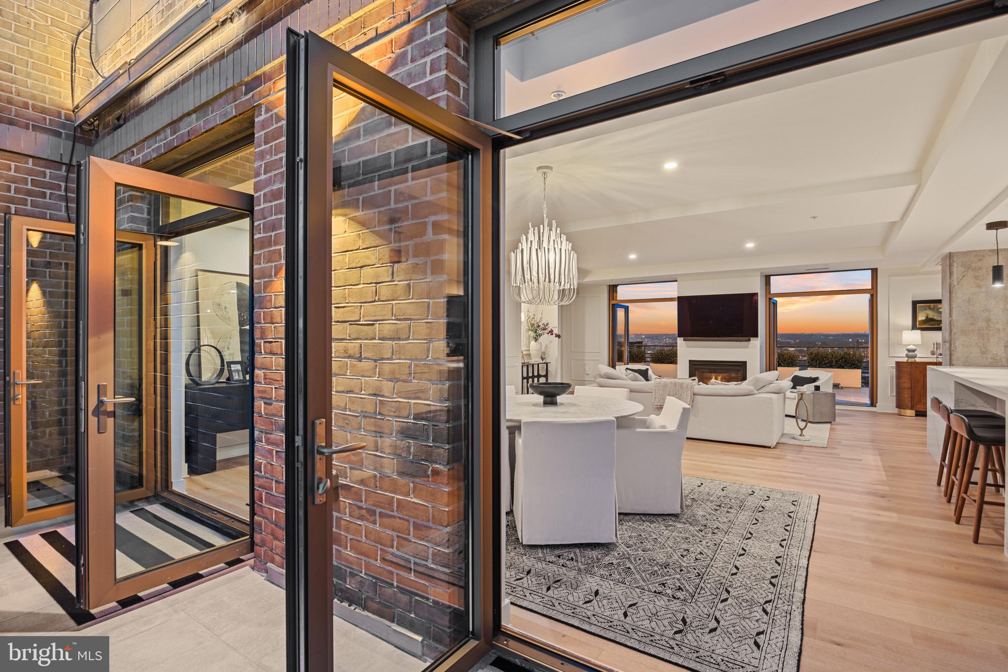 HARBOR EAST - Residential