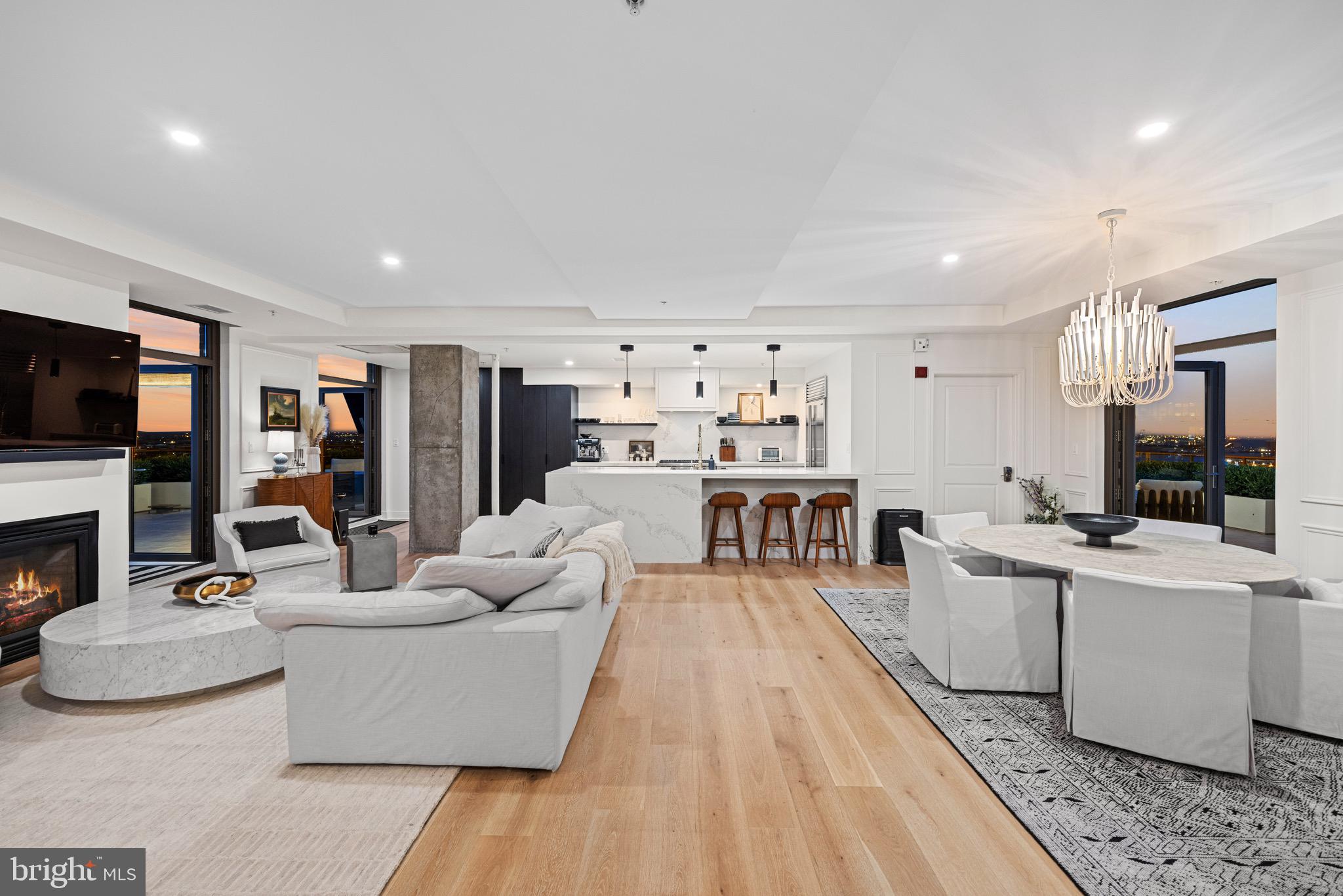 HARBOR EAST - Residential