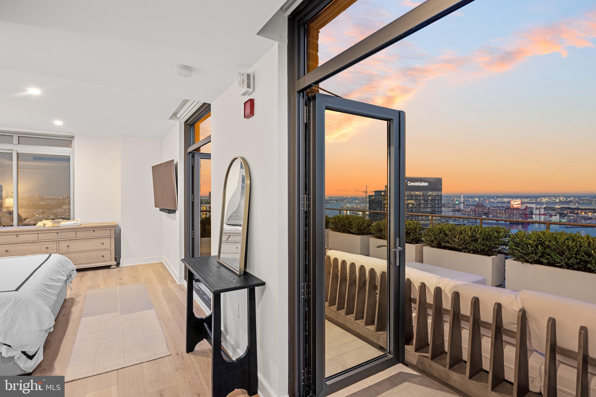 HARBOR EAST - Residential