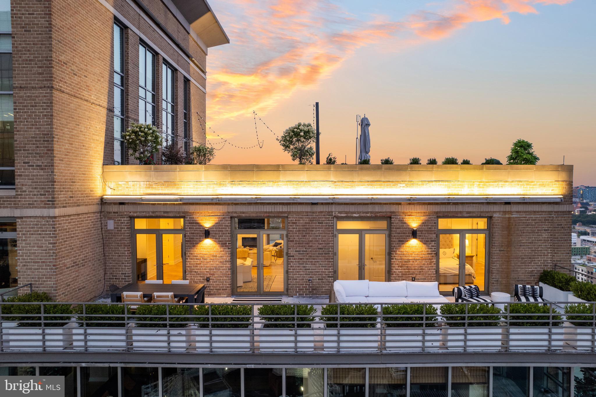 HARBOR EAST - Residential