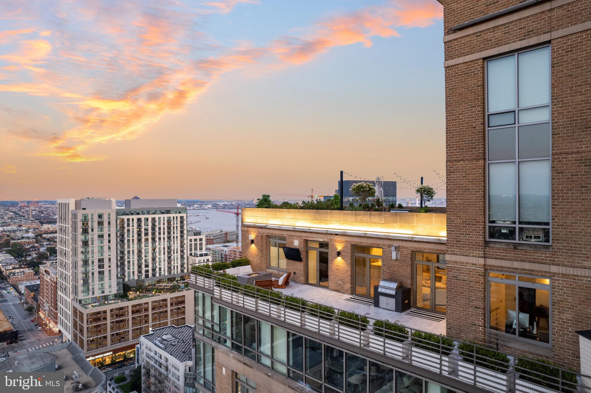 HARBOR EAST - Residential