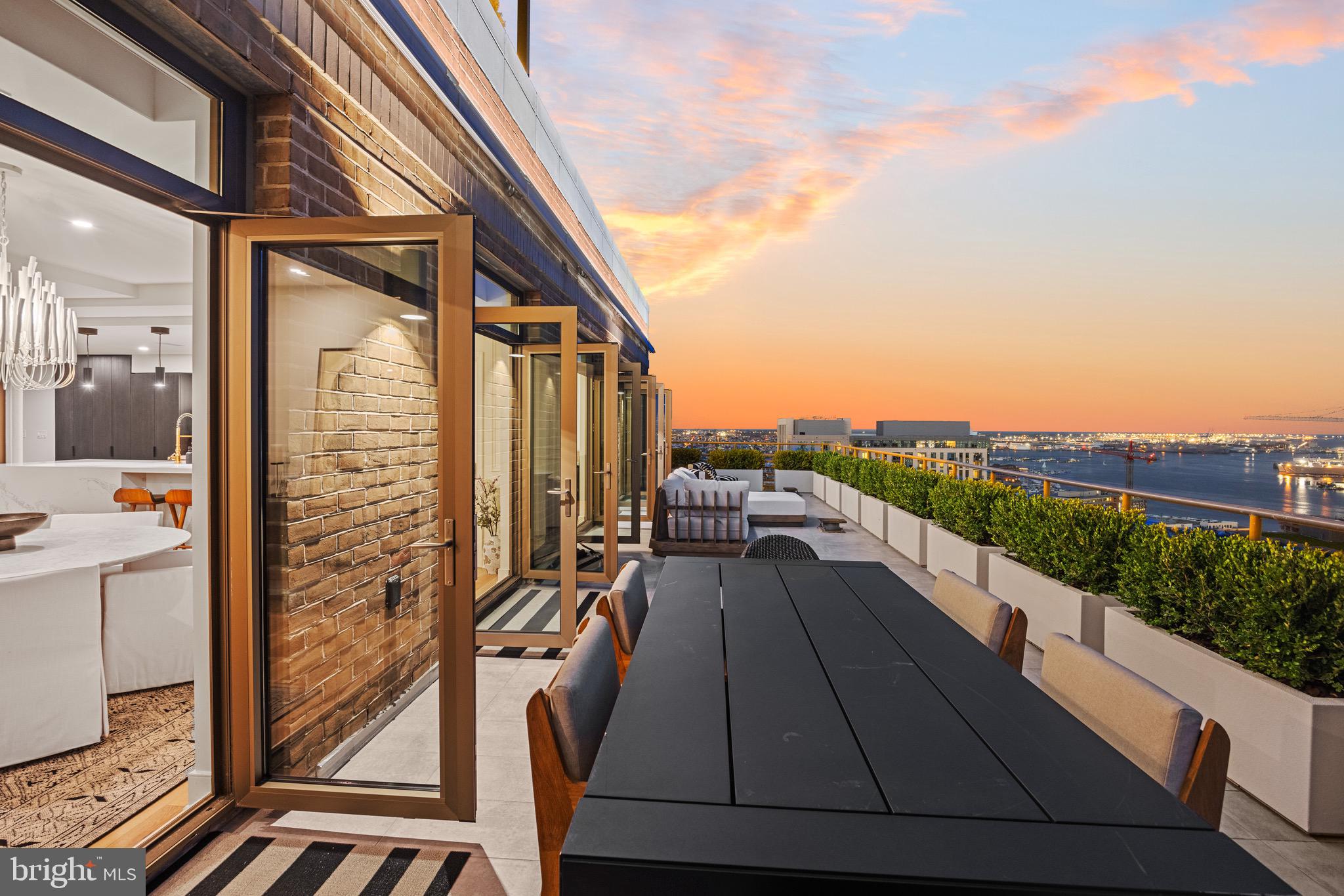 HARBOR EAST - Residential