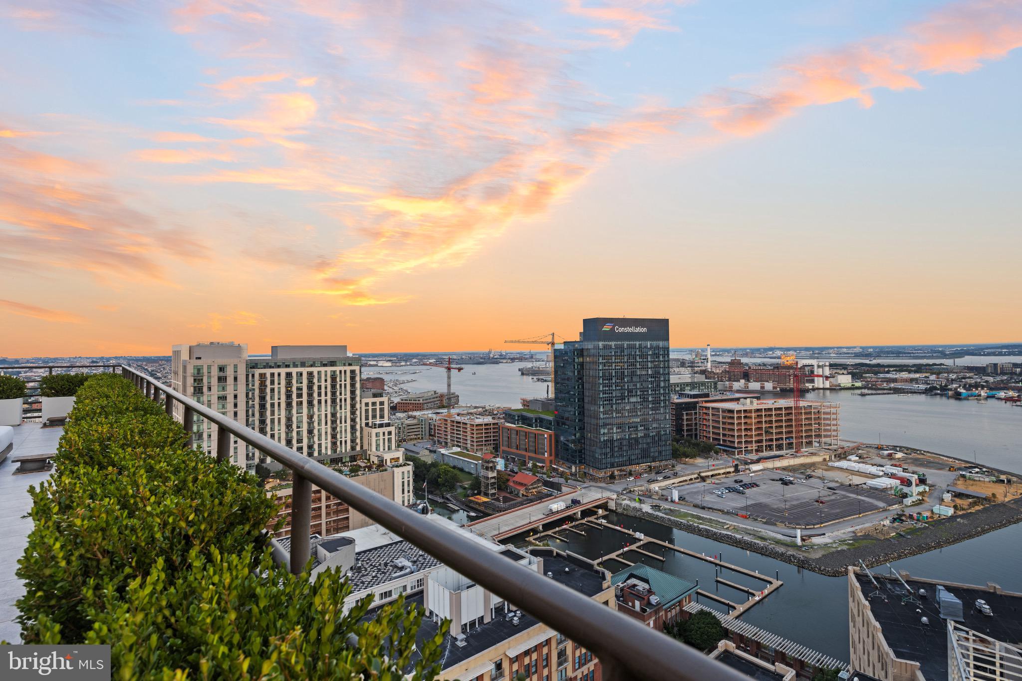 HARBOR EAST - Residential