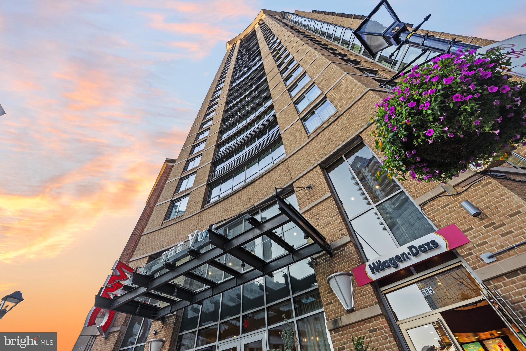 HARBOR EAST - Residential