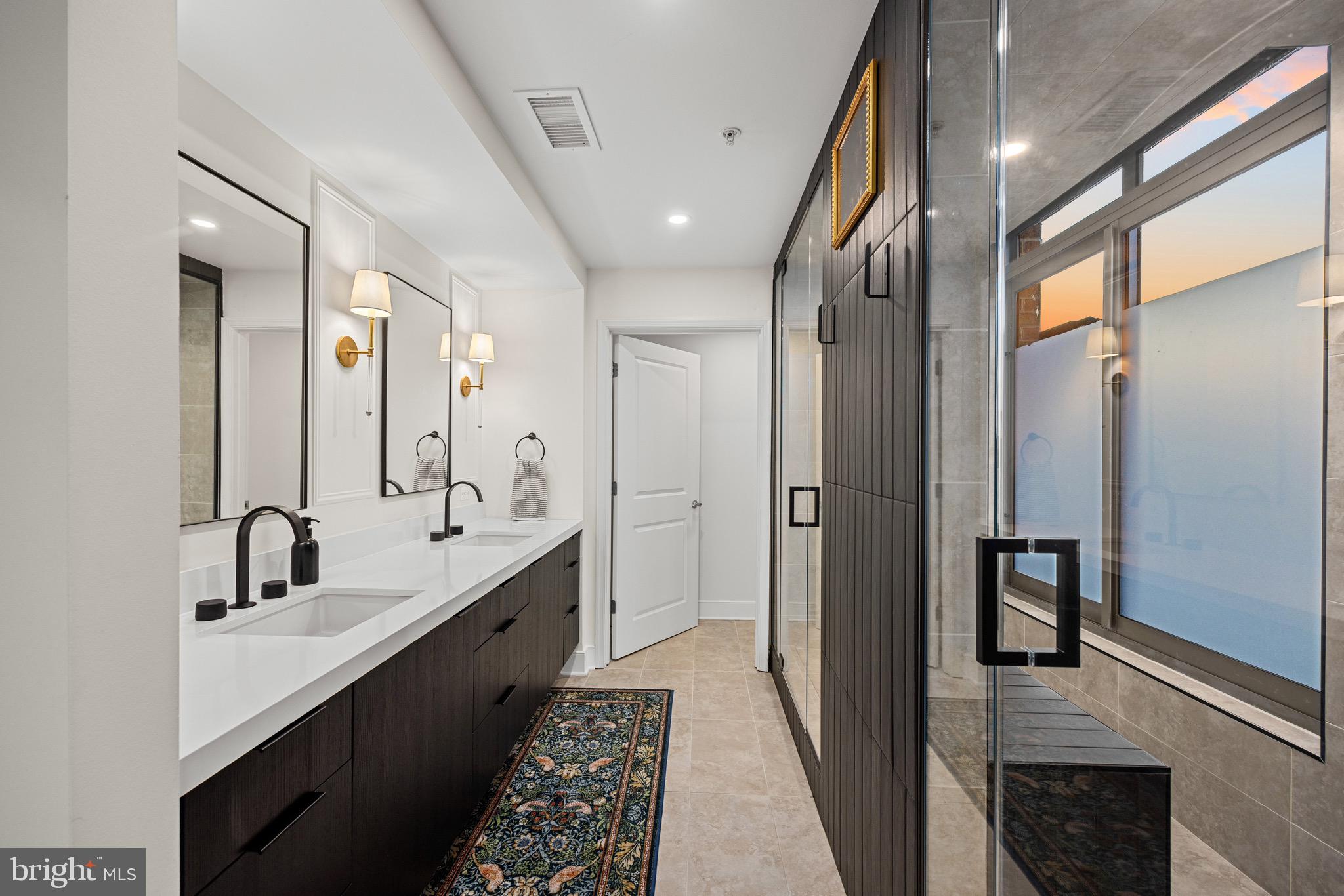 HARBOR EAST - Residential