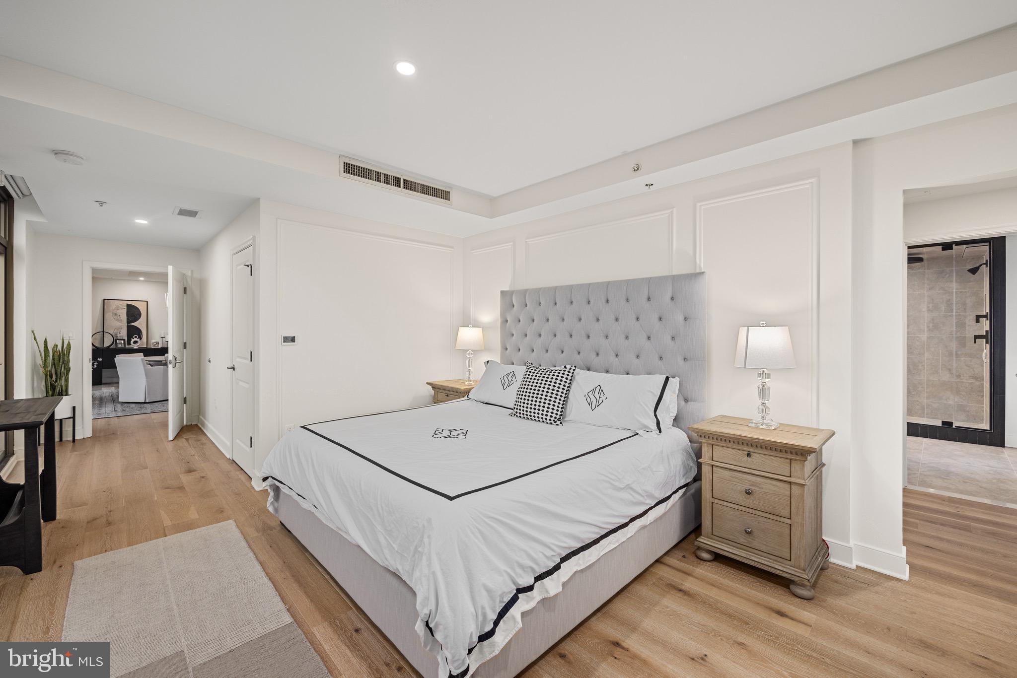 HARBOR EAST - Residential