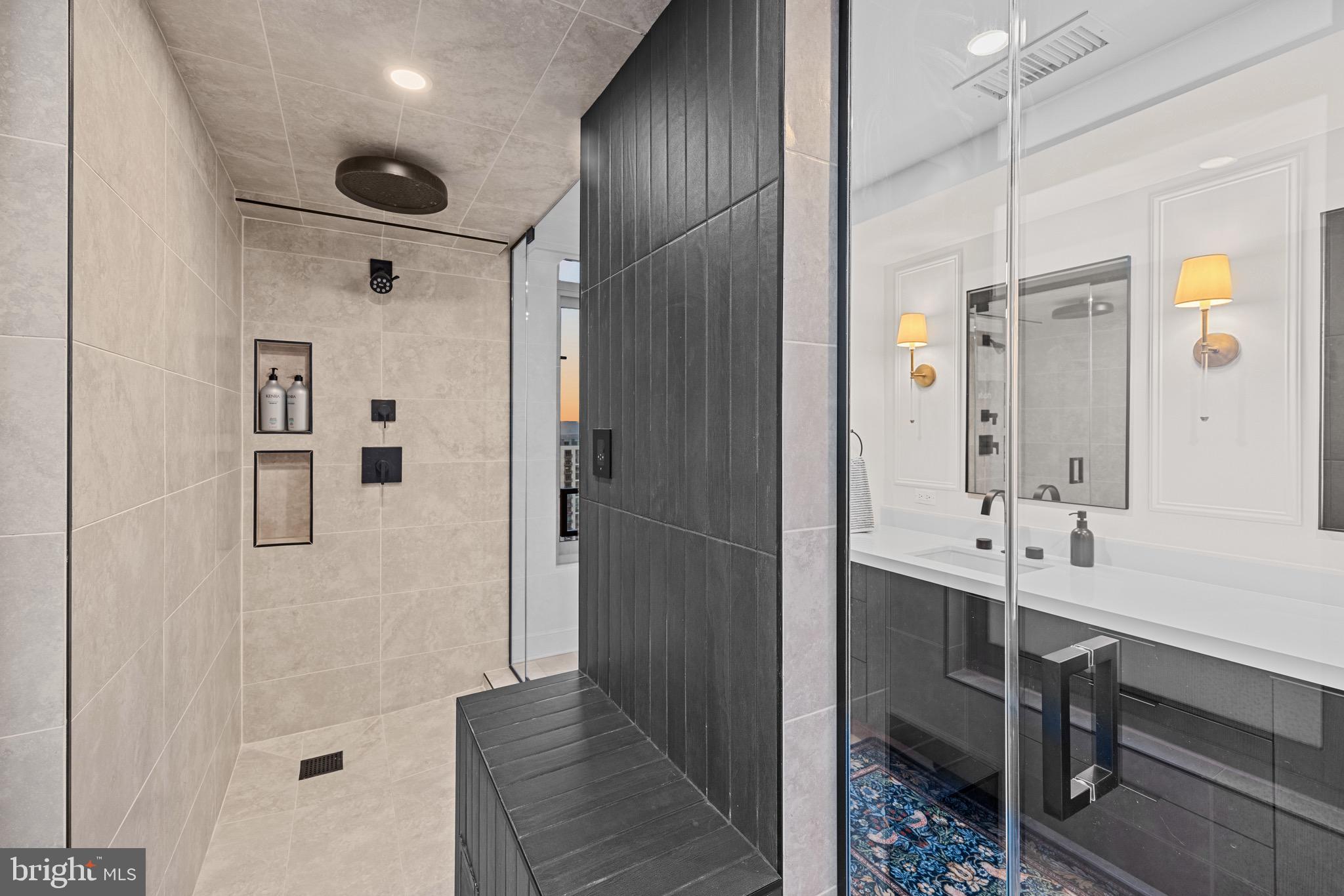 HARBOR EAST - Residential