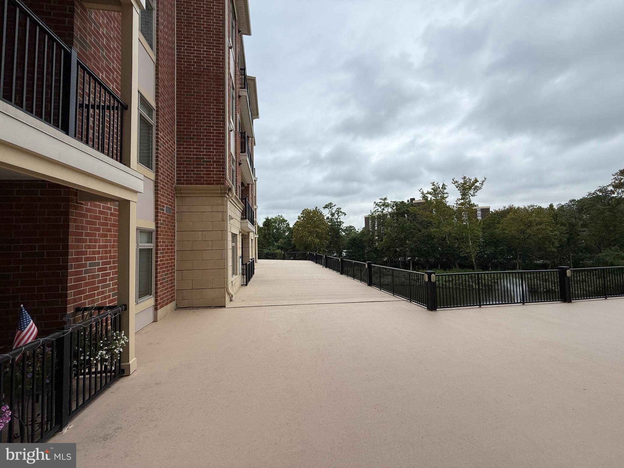 HUNTINGDON PLACE - Residential