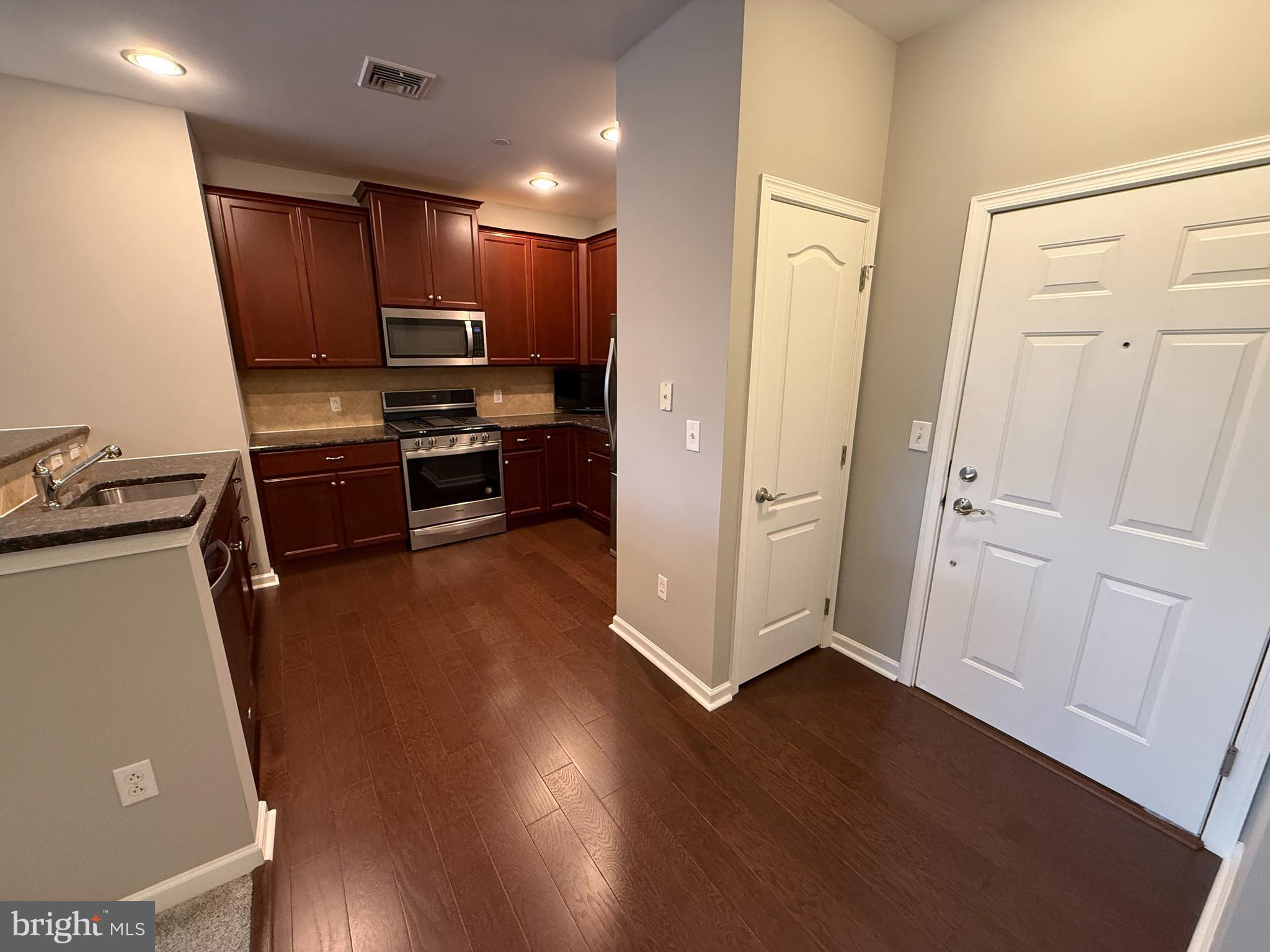 HUNTINGDON PLACE - Residential