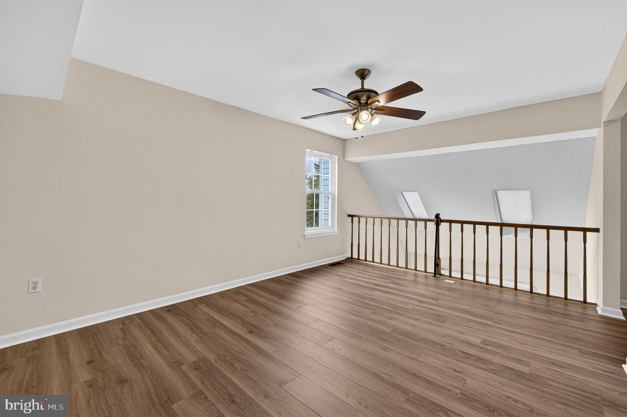 EMERALD CHASE - Residential