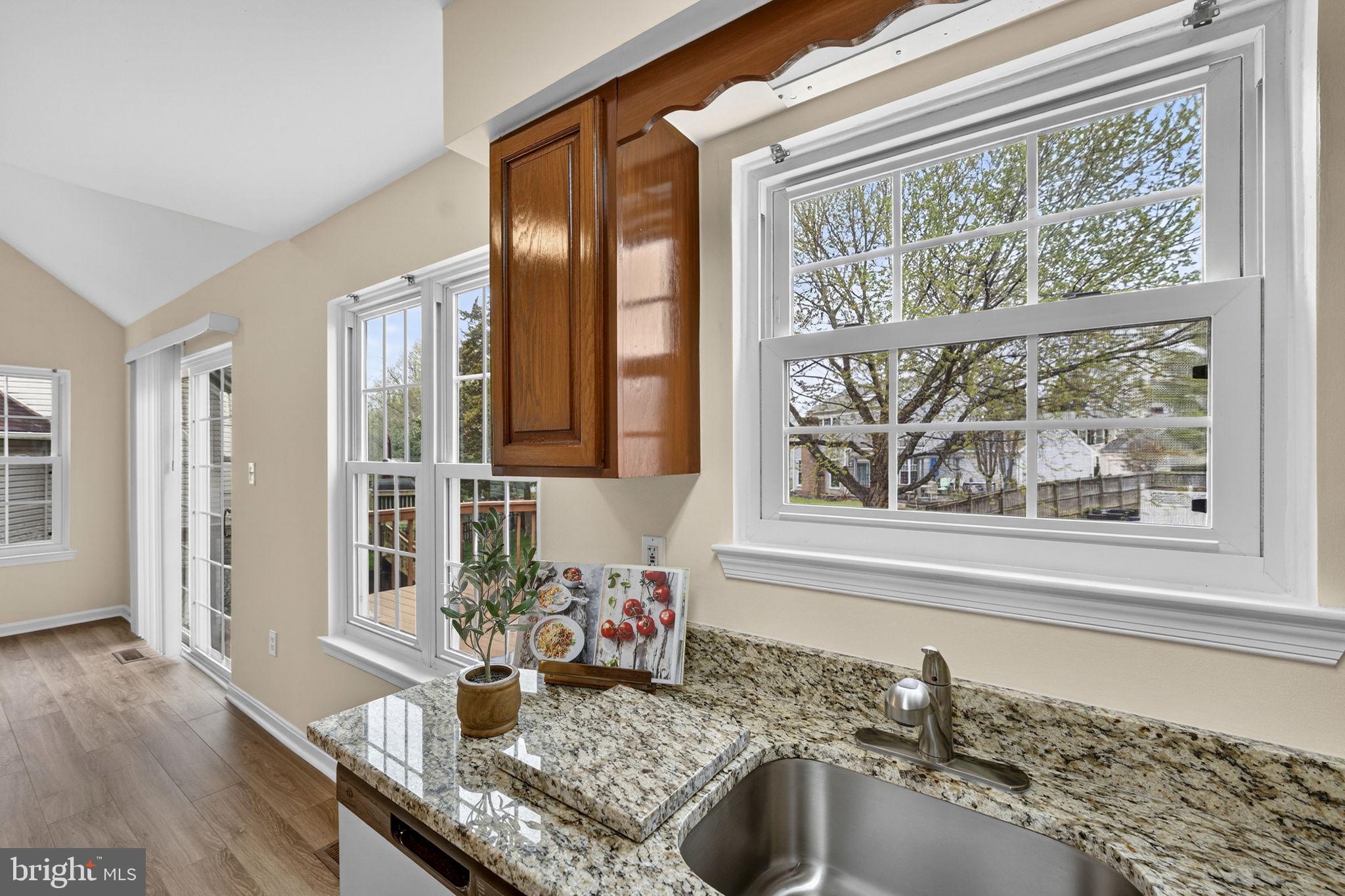 EMERALD CHASE - Residential