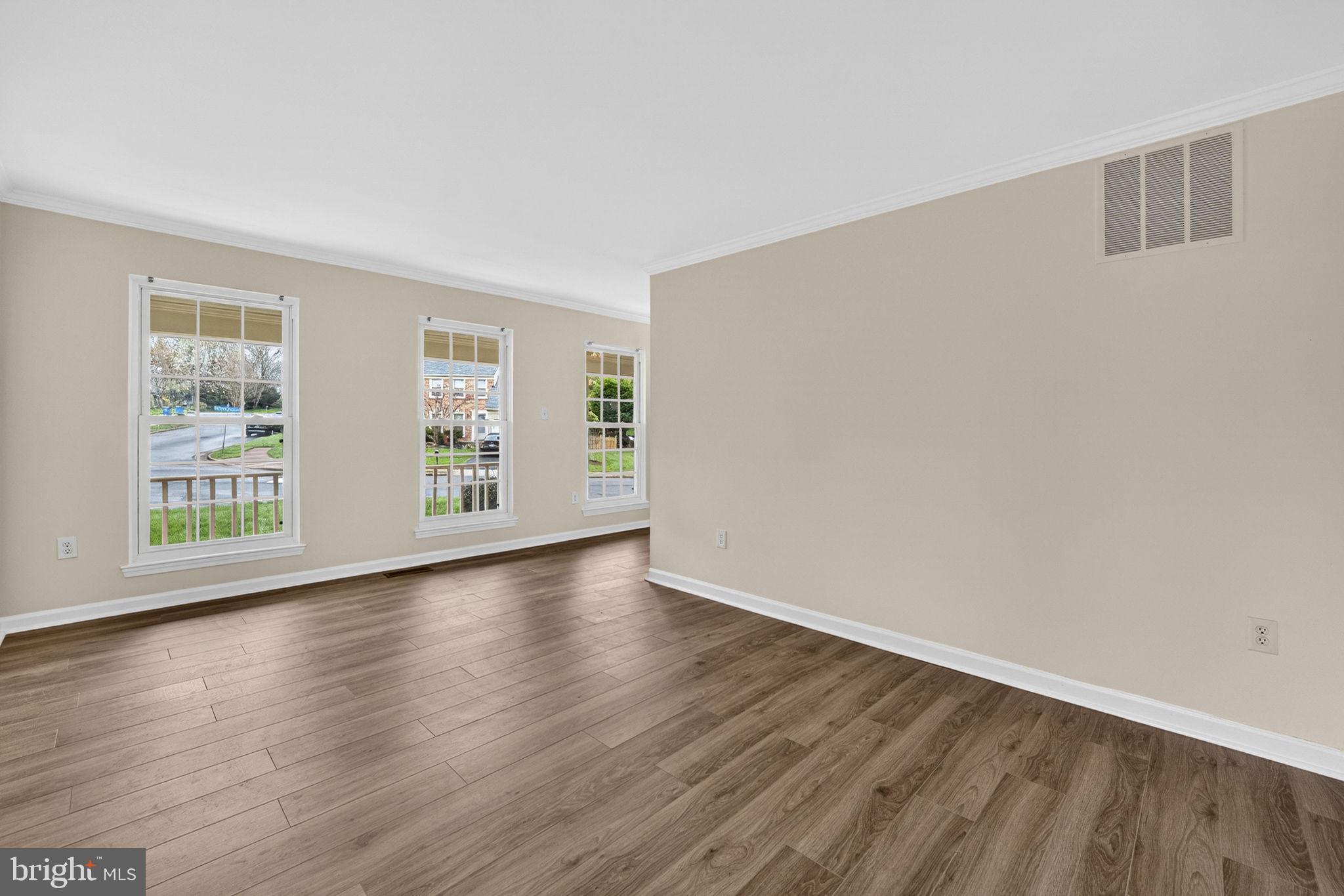 EMERALD CHASE - Residential