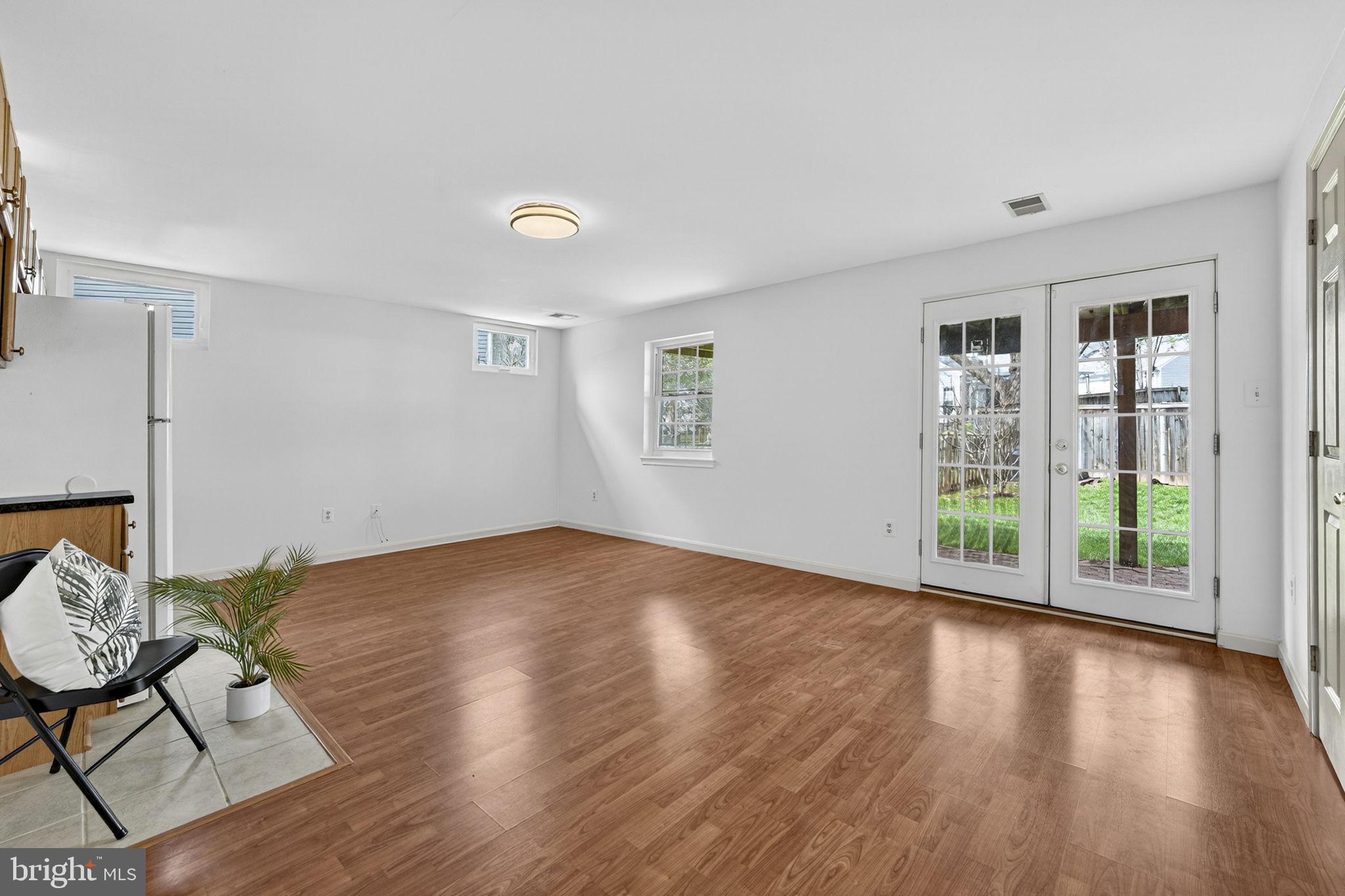 EMERALD CHASE - Residential