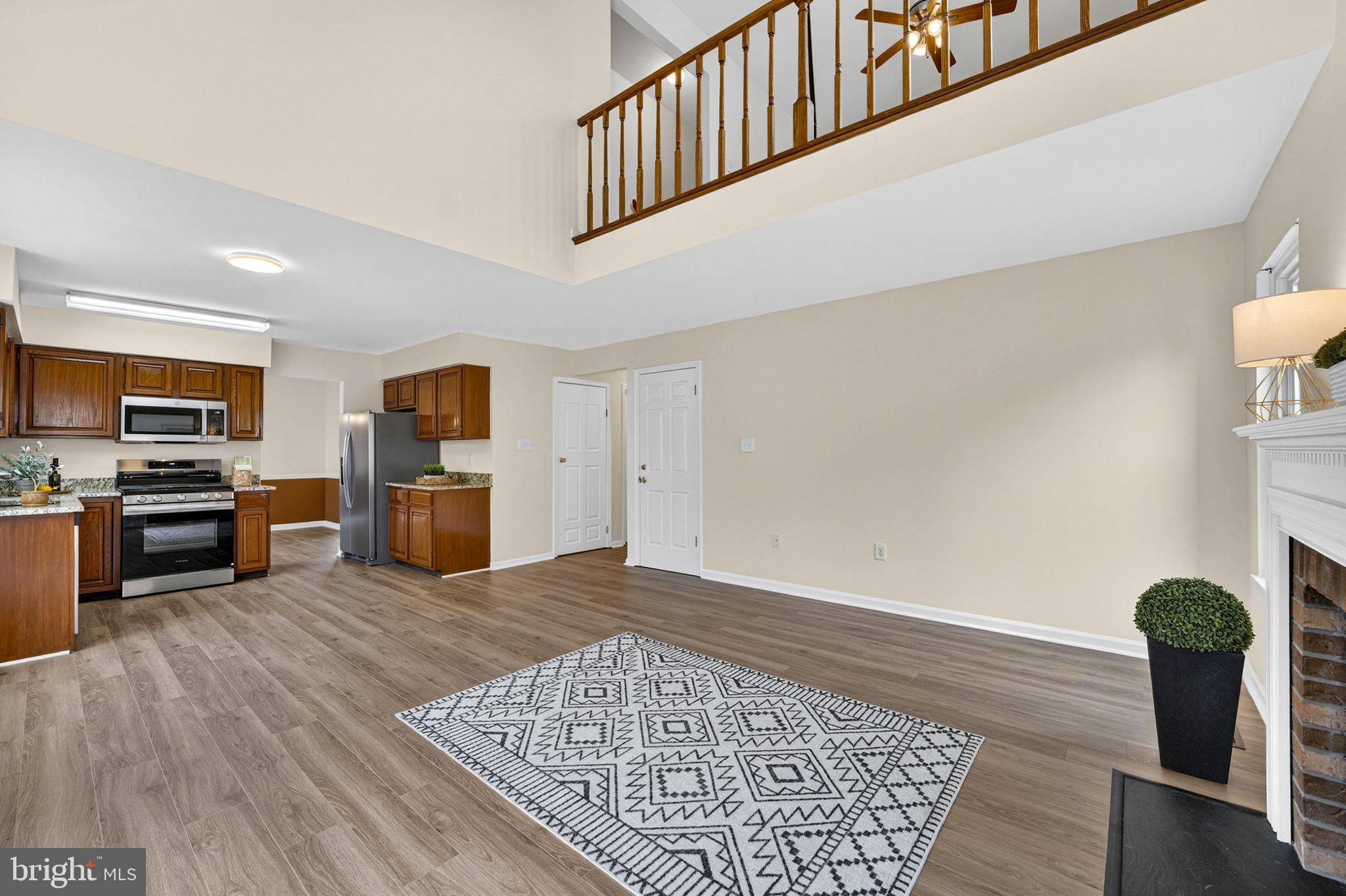 EMERALD CHASE - Residential