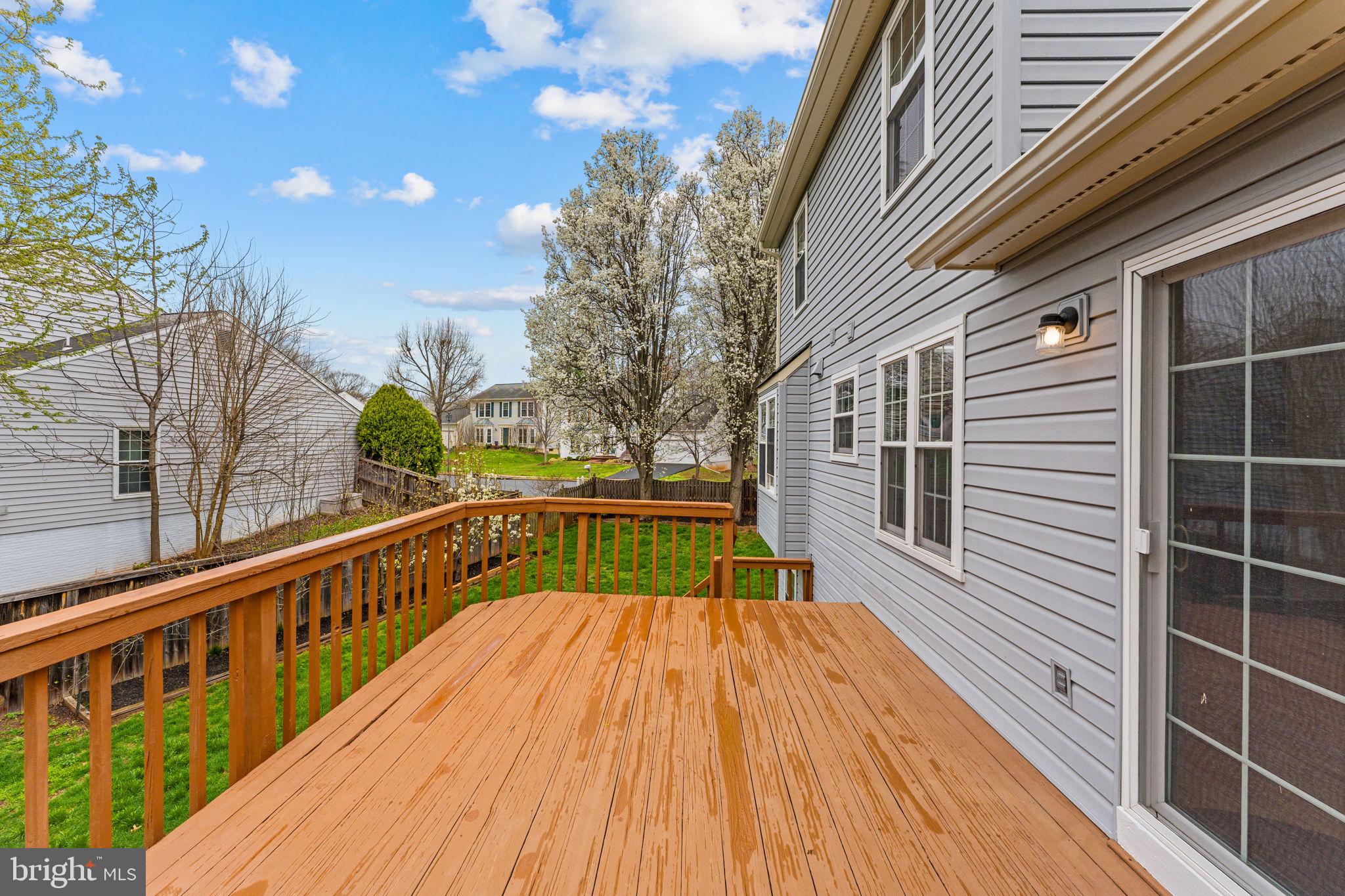 EMERALD CHASE - Residential