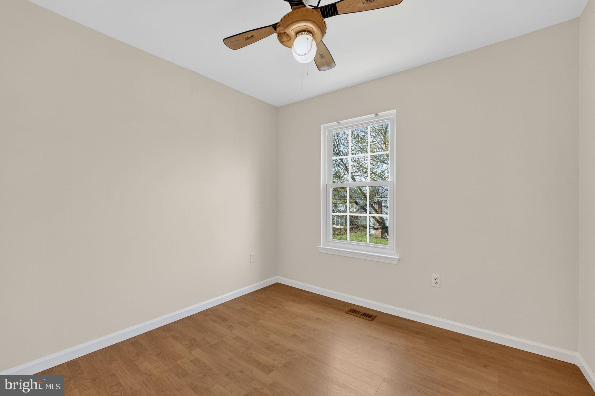 EMERALD CHASE - Residential