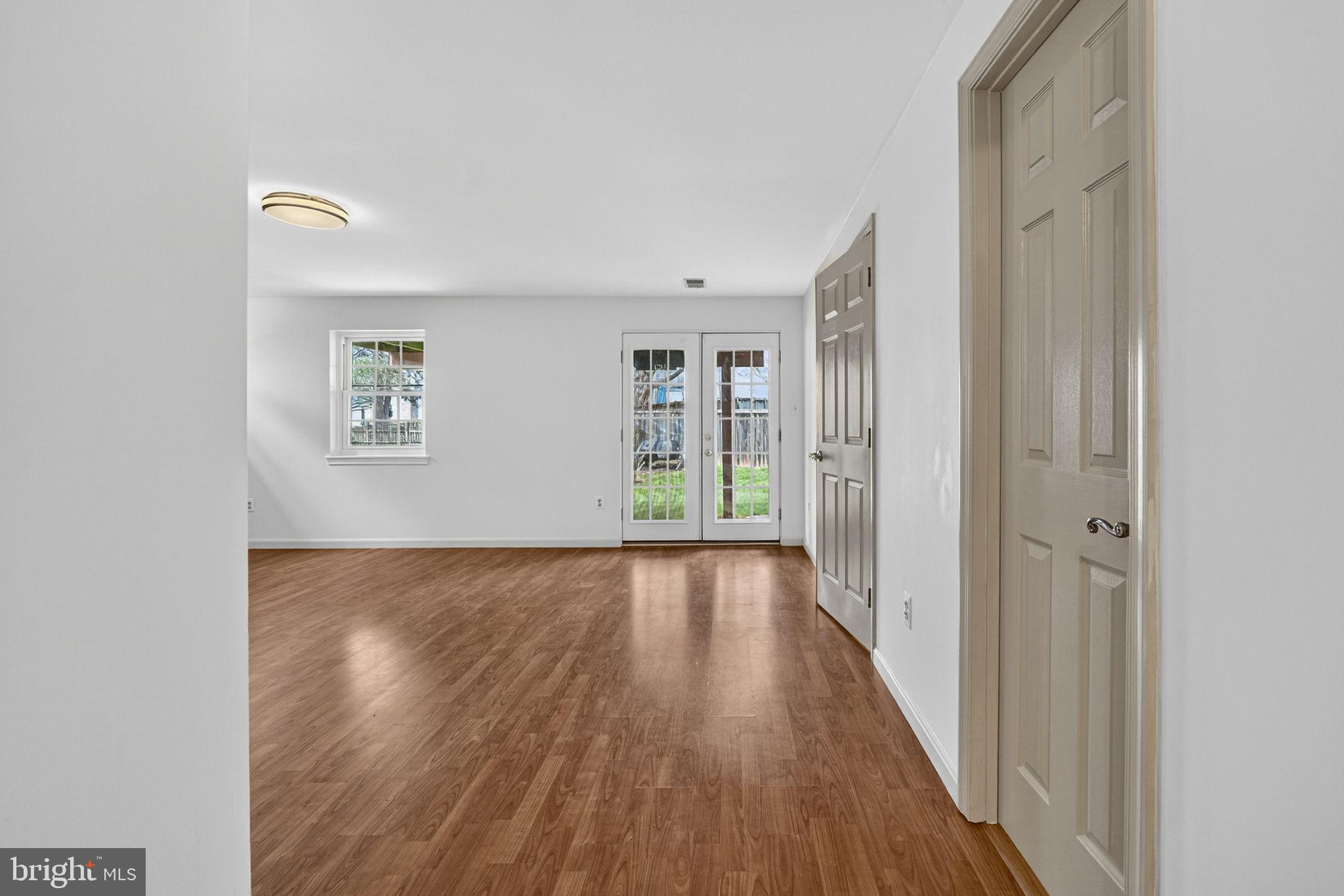 EMERALD CHASE - Residential