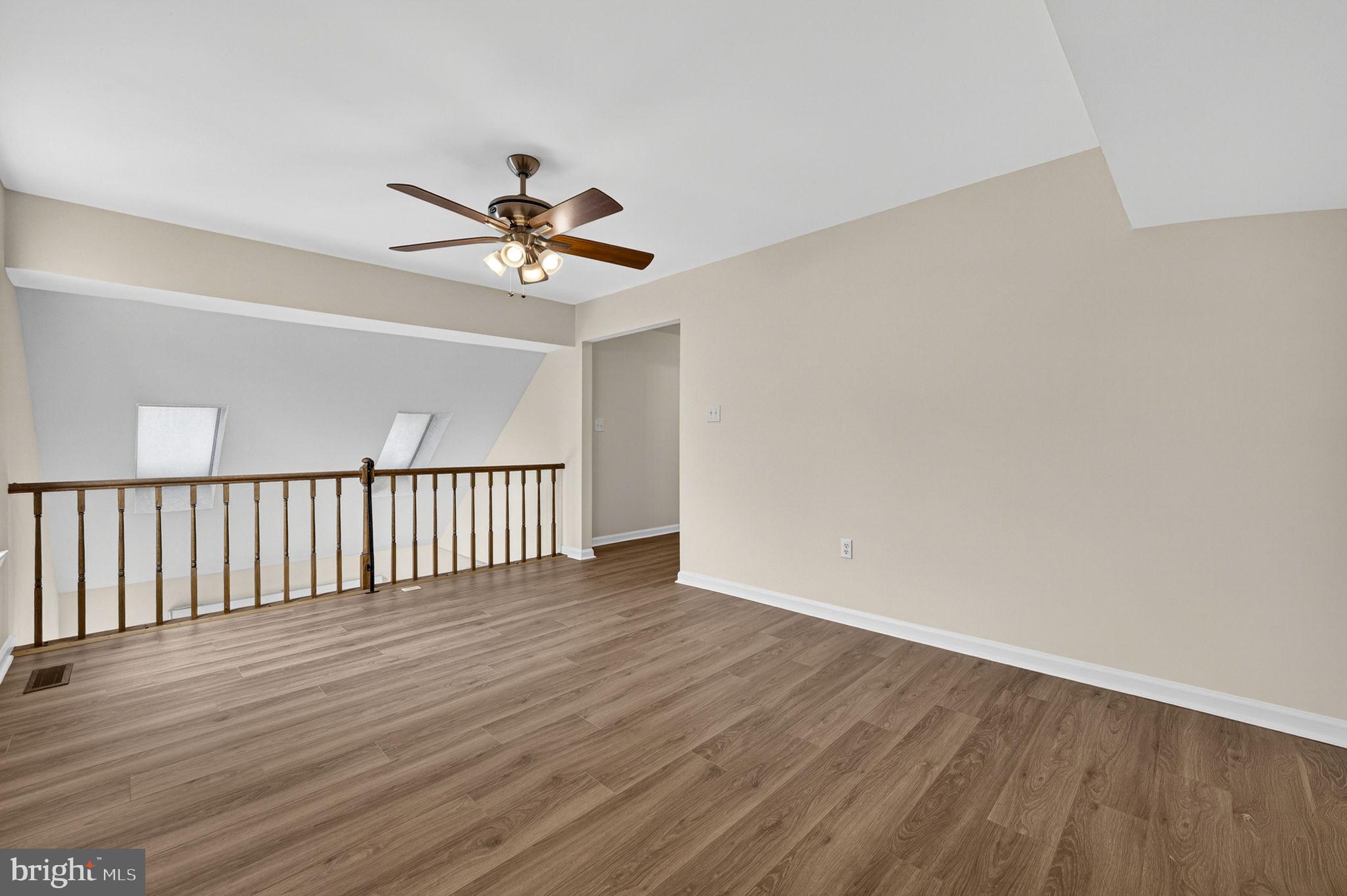 EMERALD CHASE - Residential