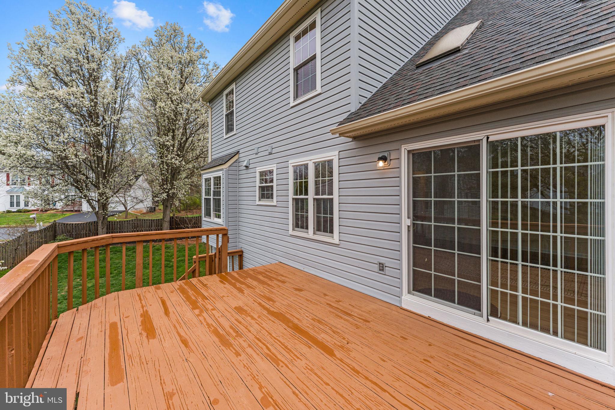 EMERALD CHASE - Residential