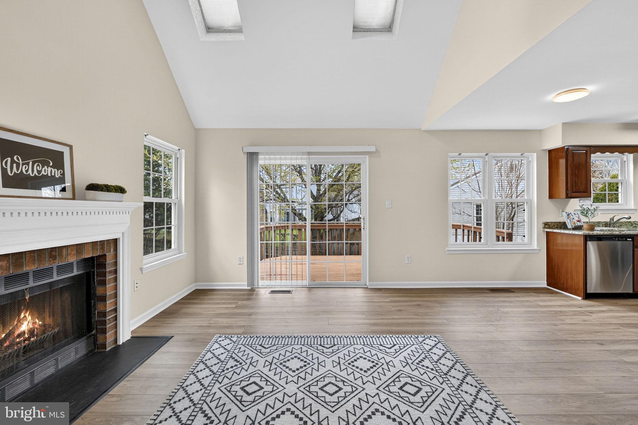 EMERALD CHASE - Residential