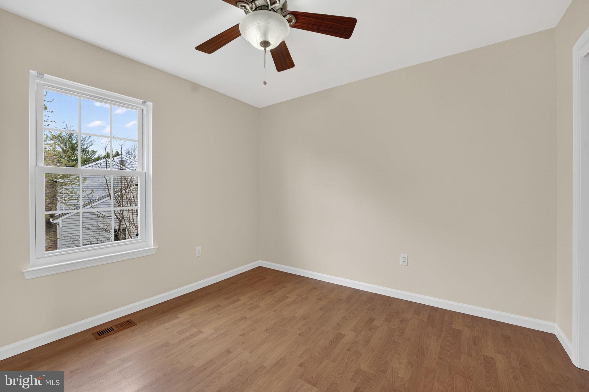 EMERALD CHASE - Residential