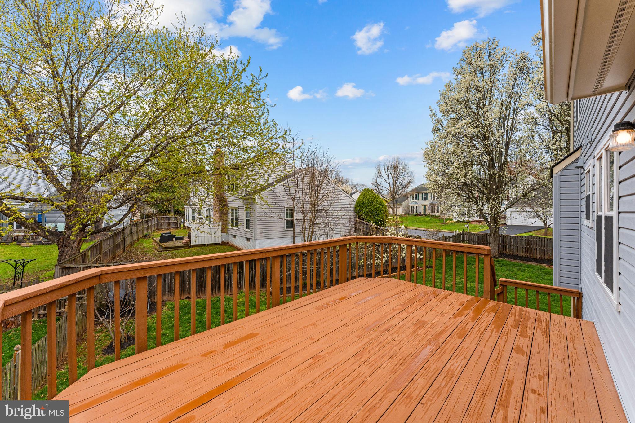 EMERALD CHASE - Residential