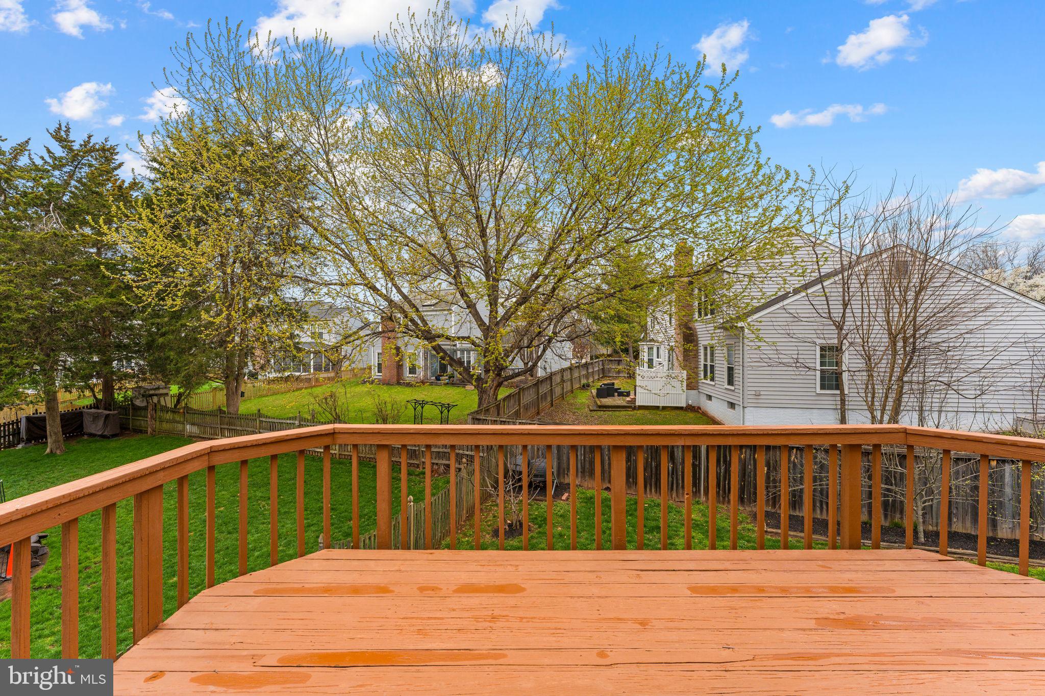 EMERALD CHASE - Residential