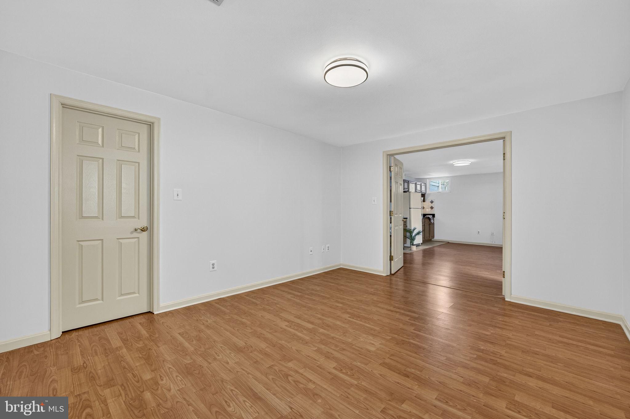 EMERALD CHASE - Residential