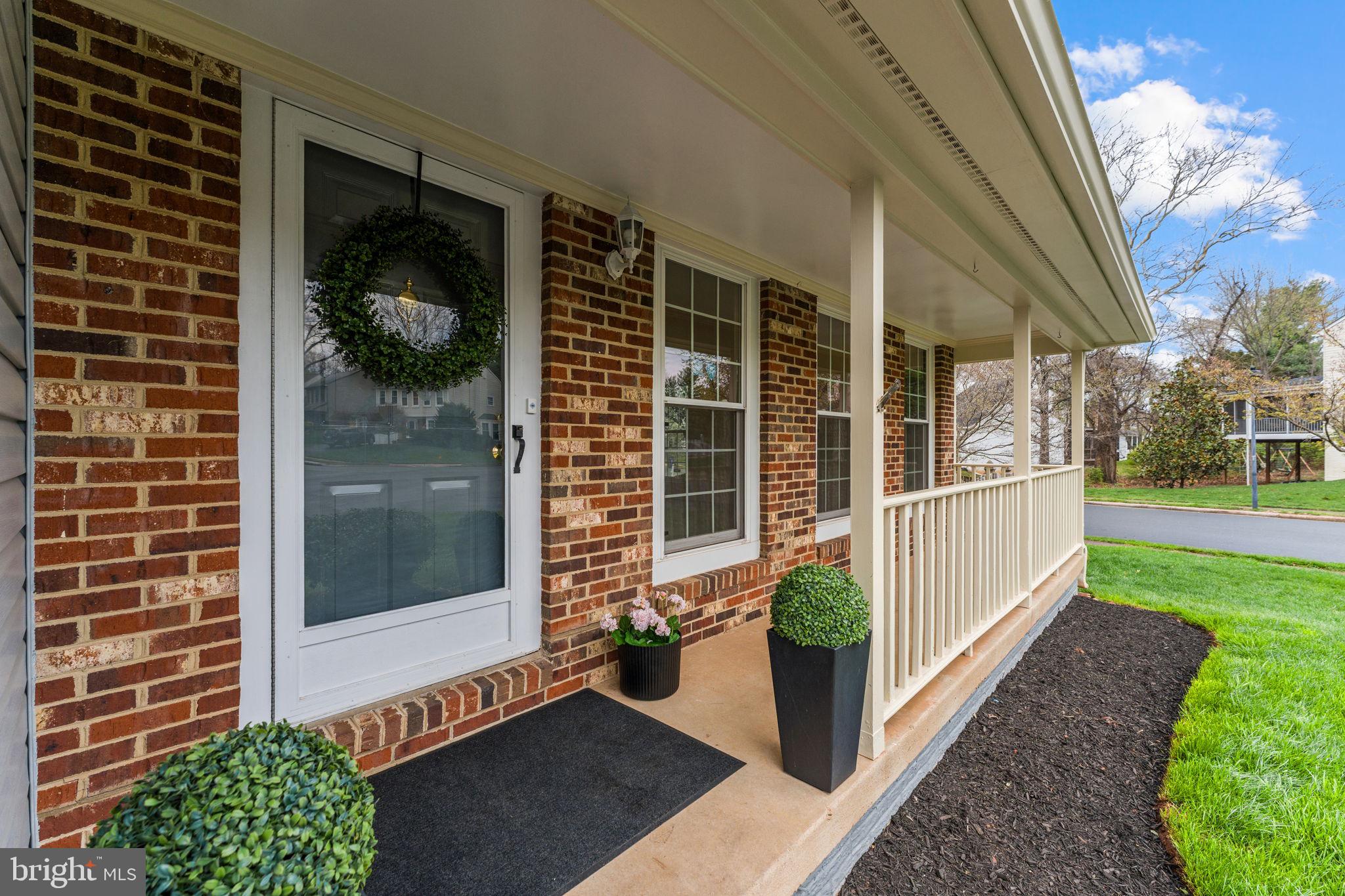 EMERALD CHASE - Residential