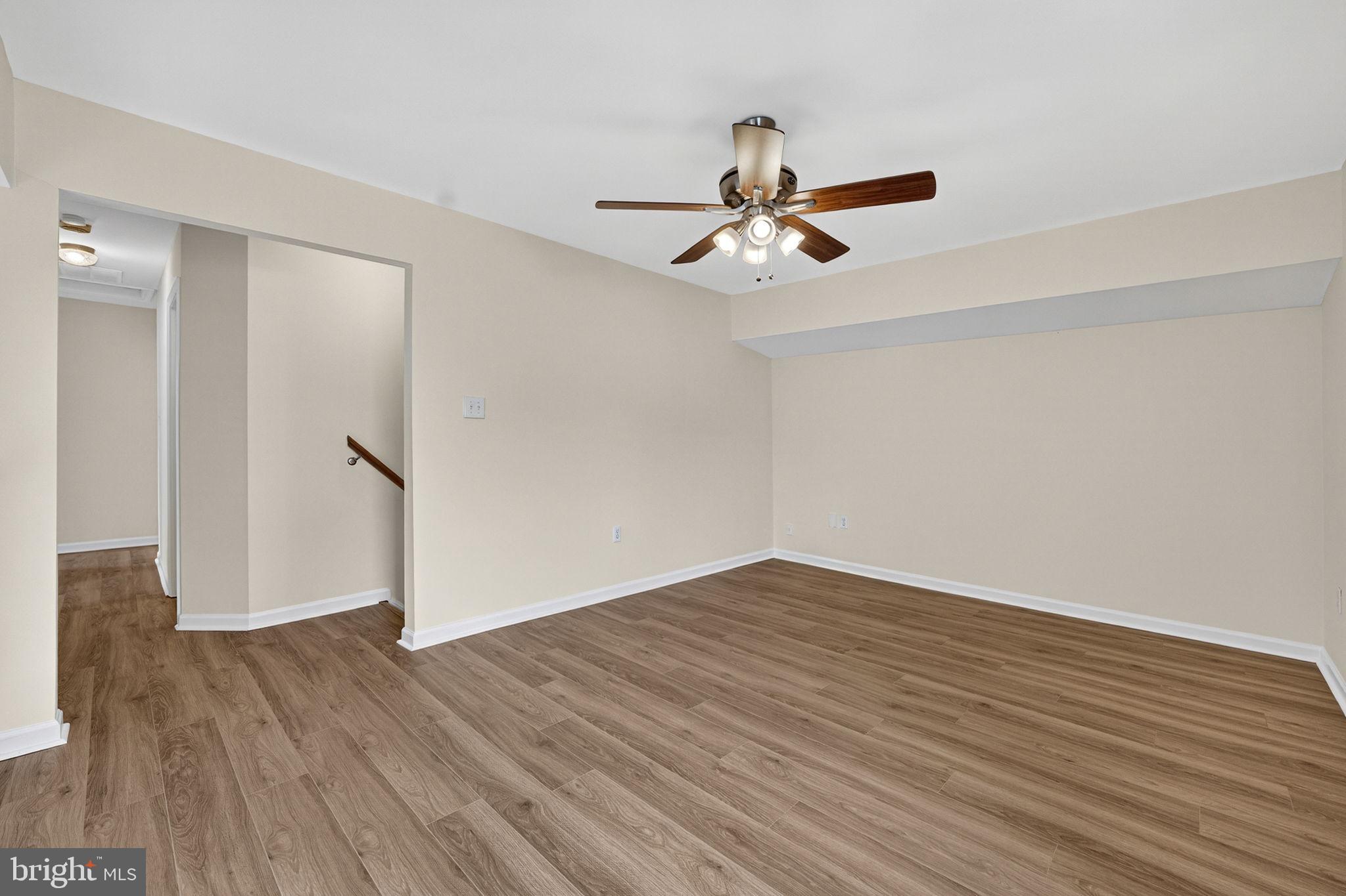 EMERALD CHASE - Residential