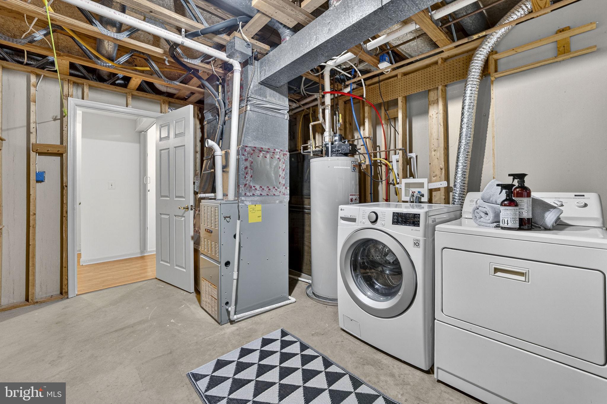 EMERALD CHASE - Residential